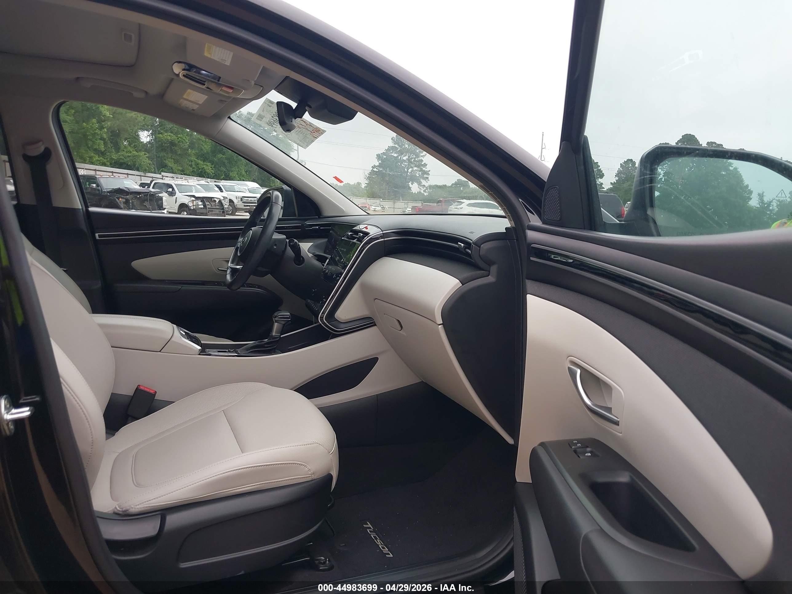 HYUNDAI TUCSON image 5