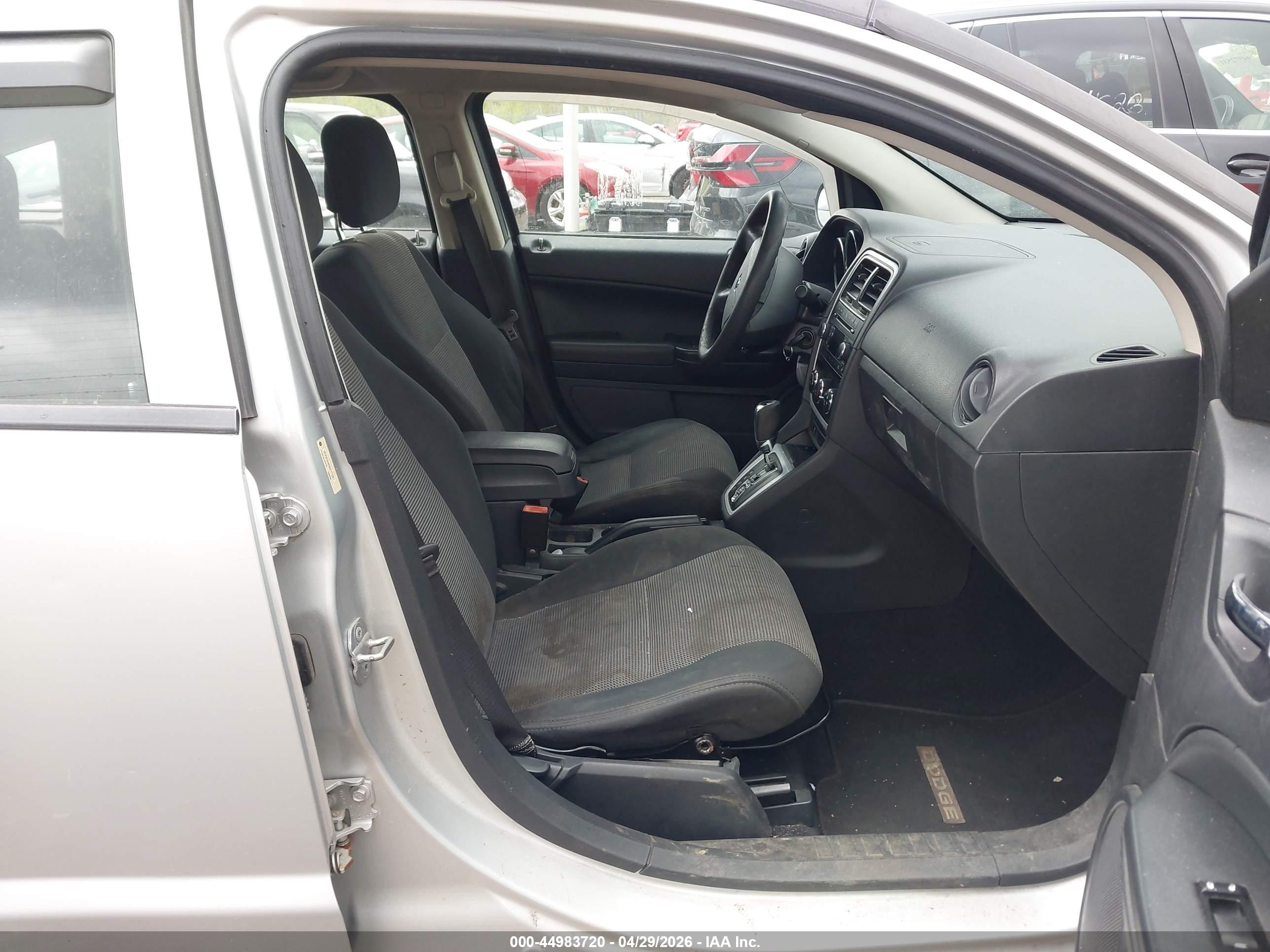 DODGE CALIBER image 5
