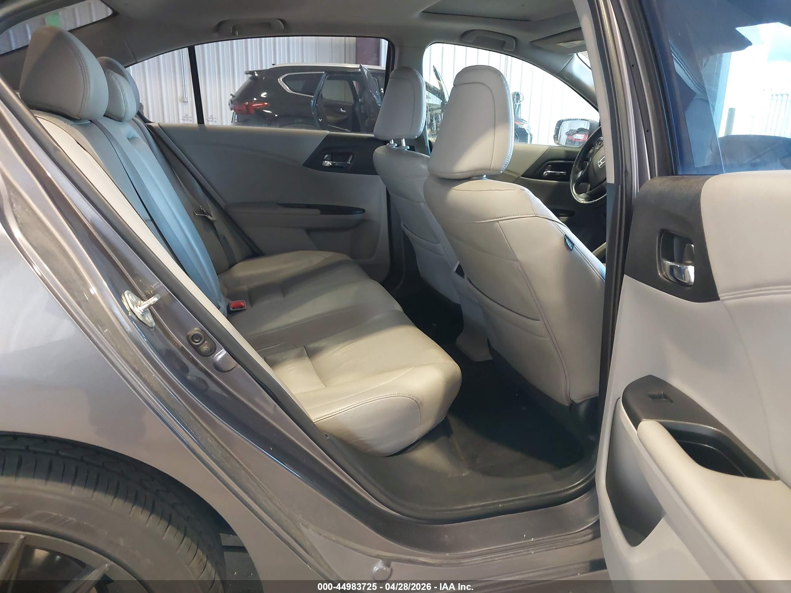 HONDA ACCORD image 8