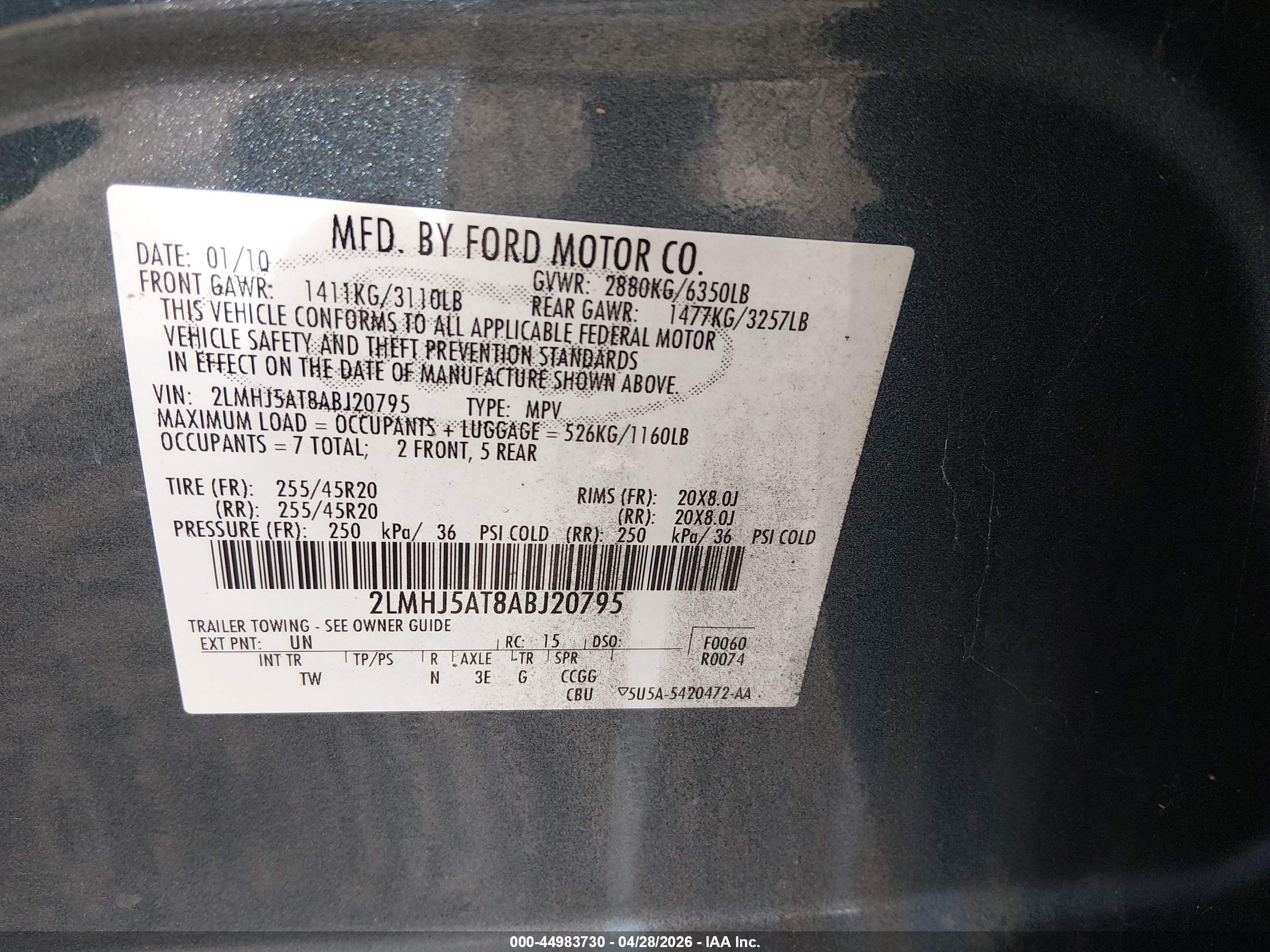 LINCOLN MKT image 9