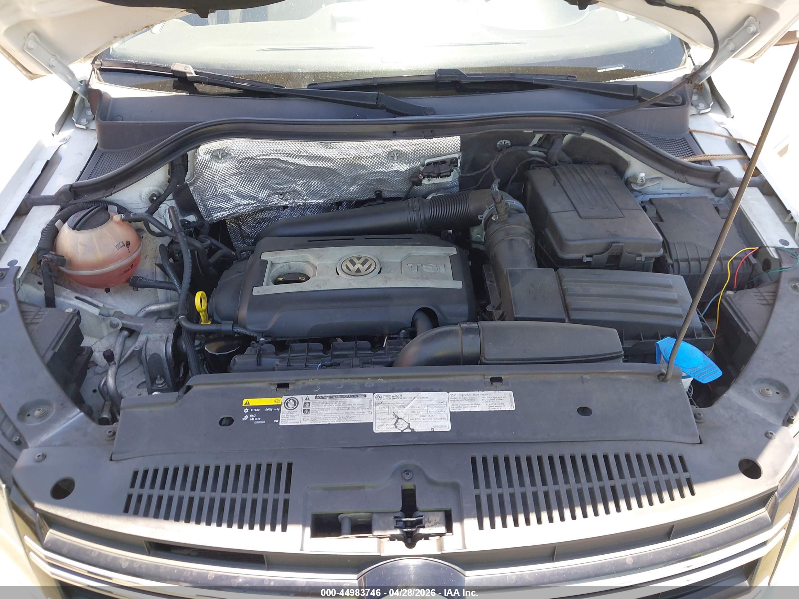 VOLKSWAGEN TIGUAN image 10