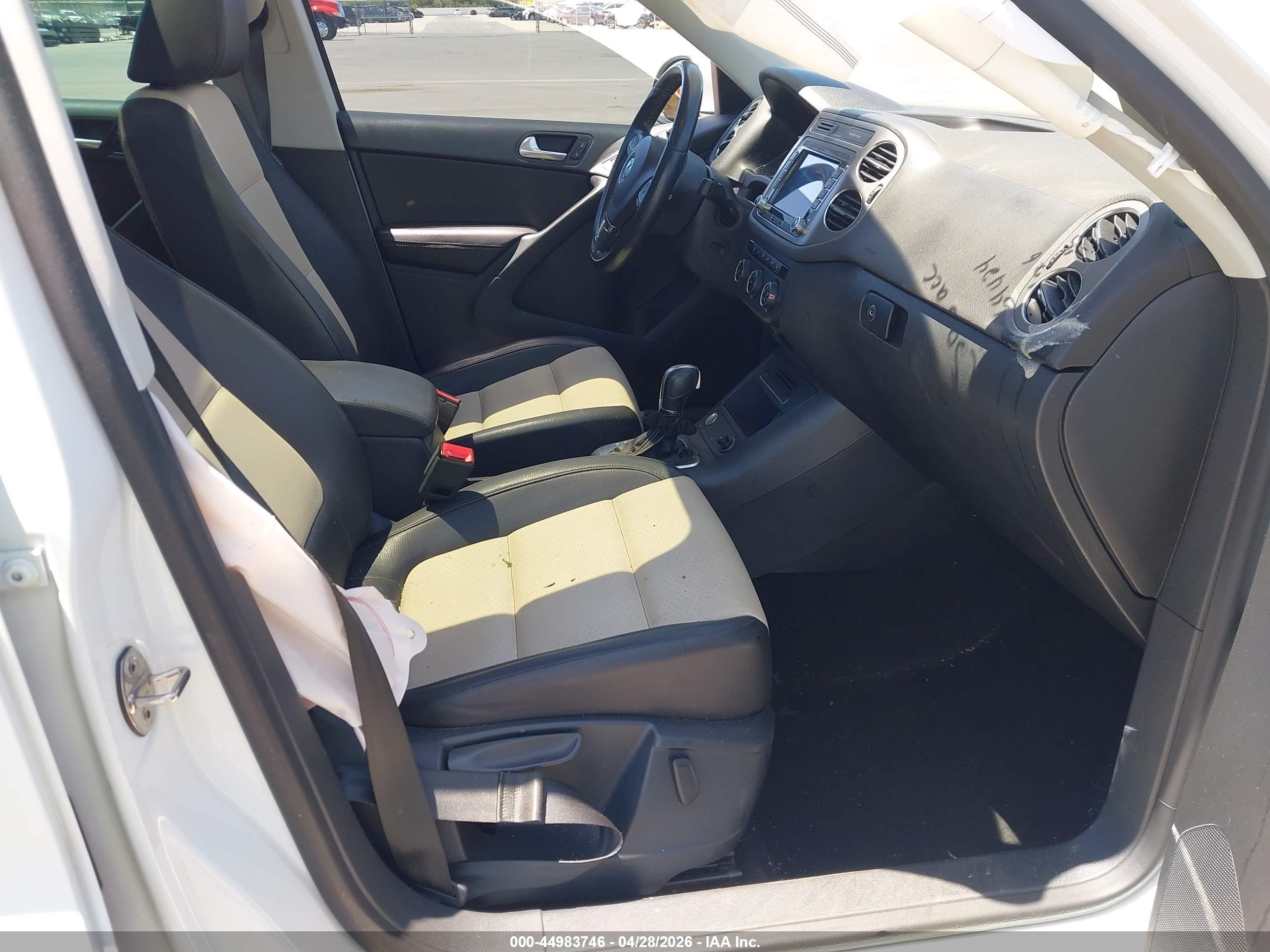 VOLKSWAGEN TIGUAN image 5