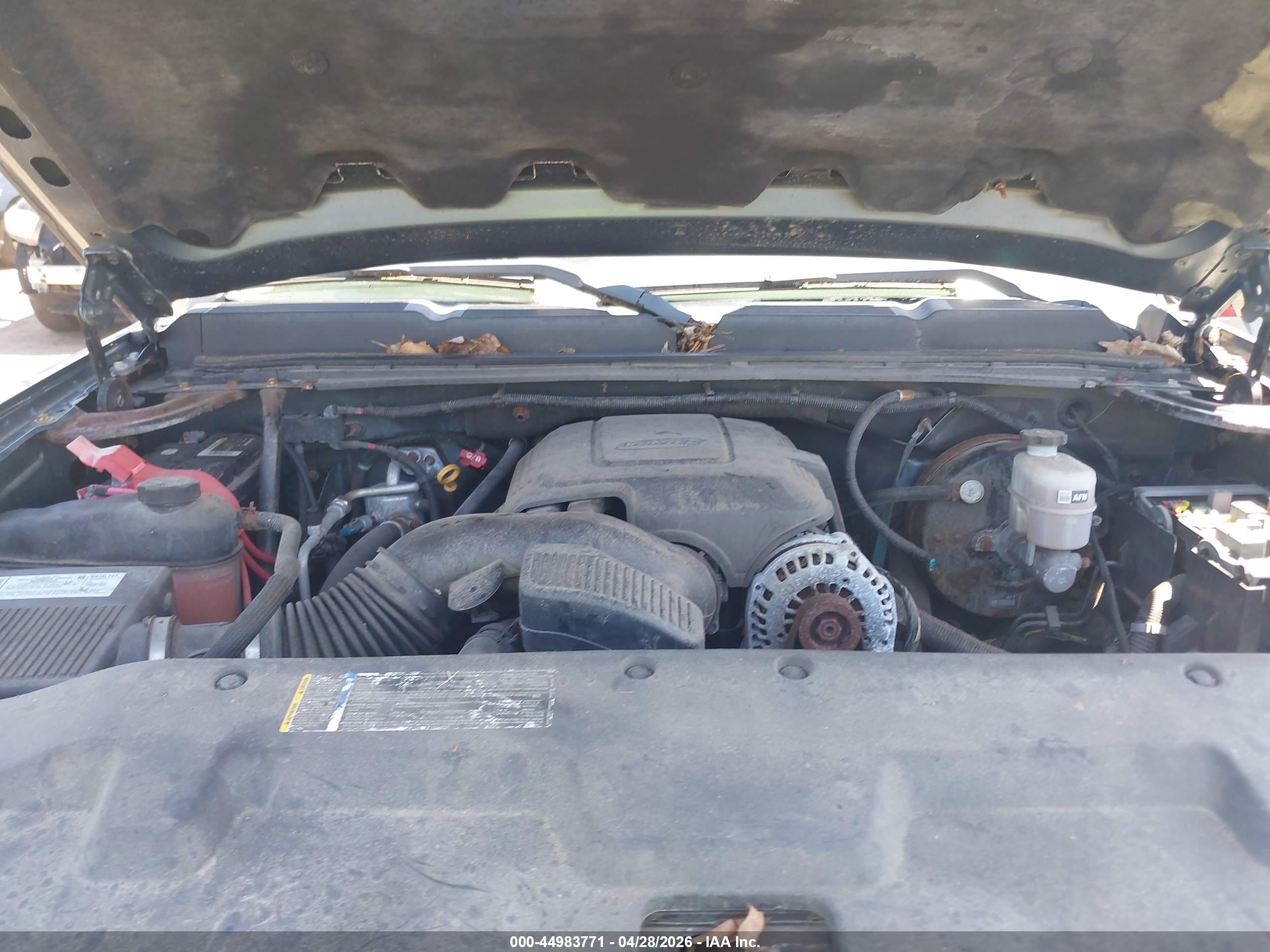CHEVROLET SILVERADO image 6