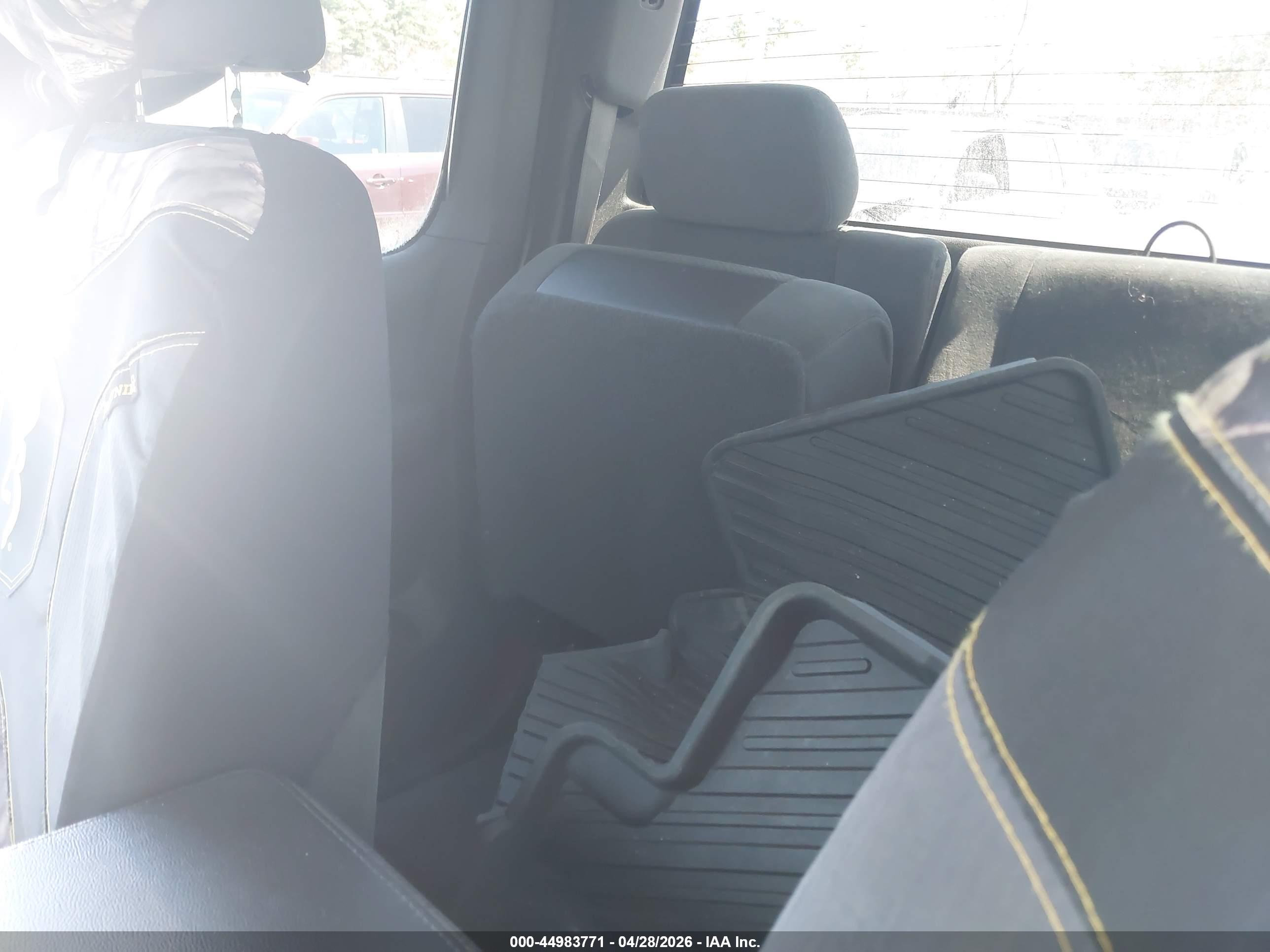 CHEVROLET SILVERADO image 8