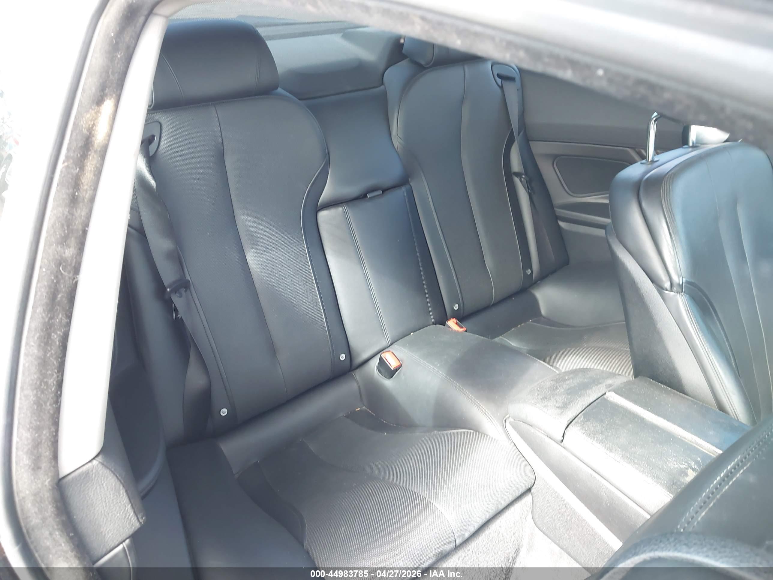 BMW 650I image 8