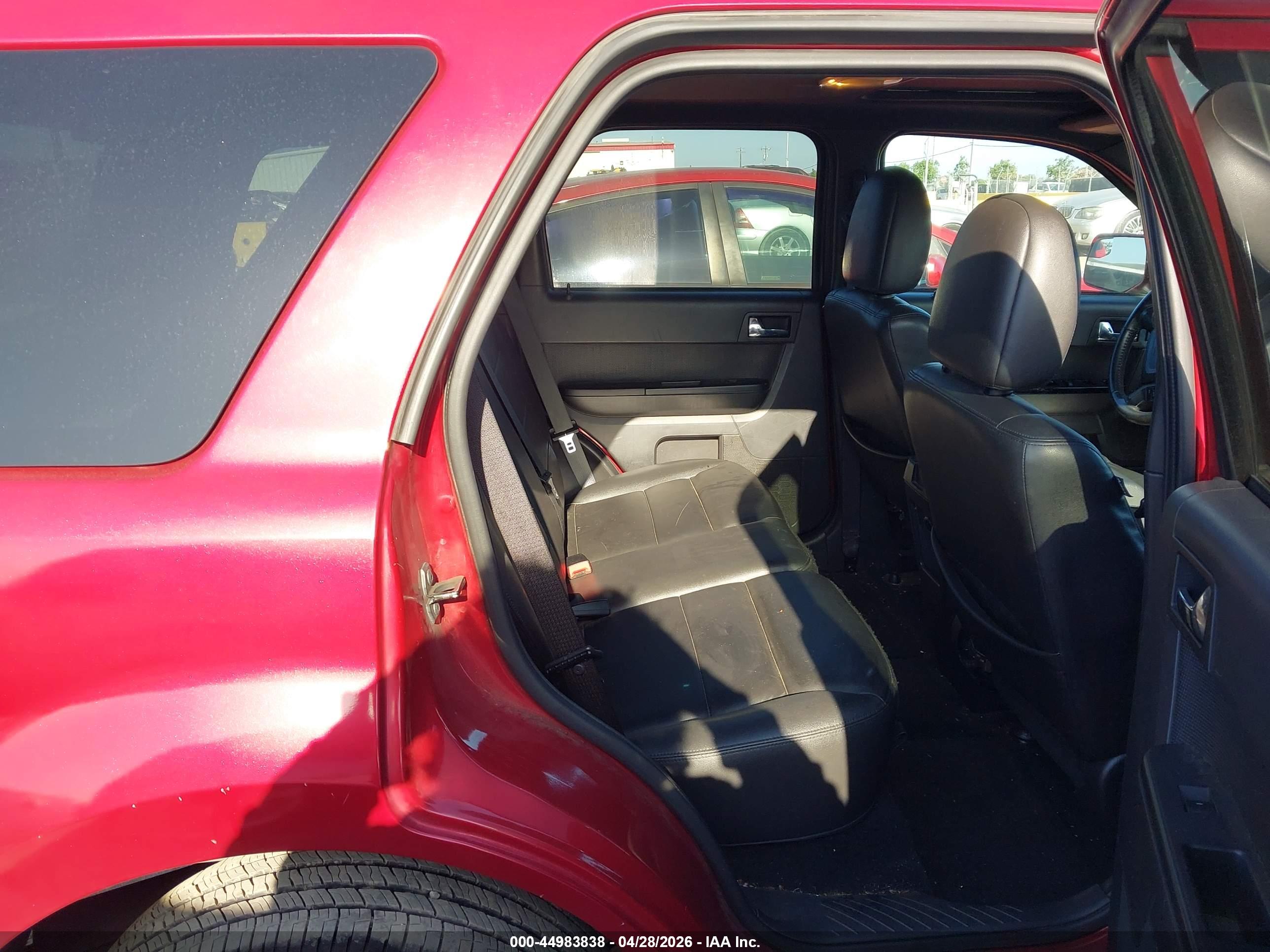 FORD ESCAPE image 8