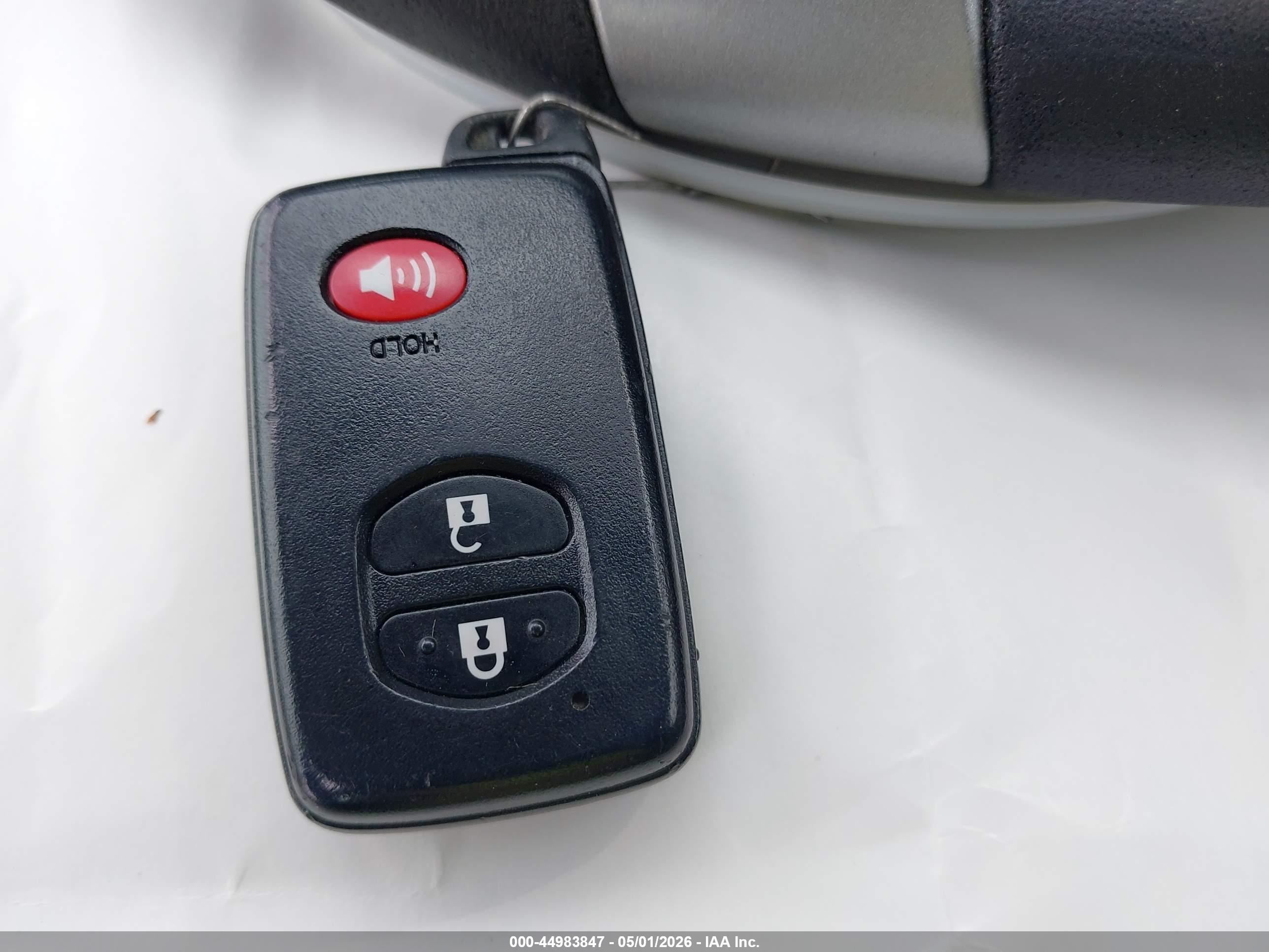 TOYOTA PRIUS image 11
