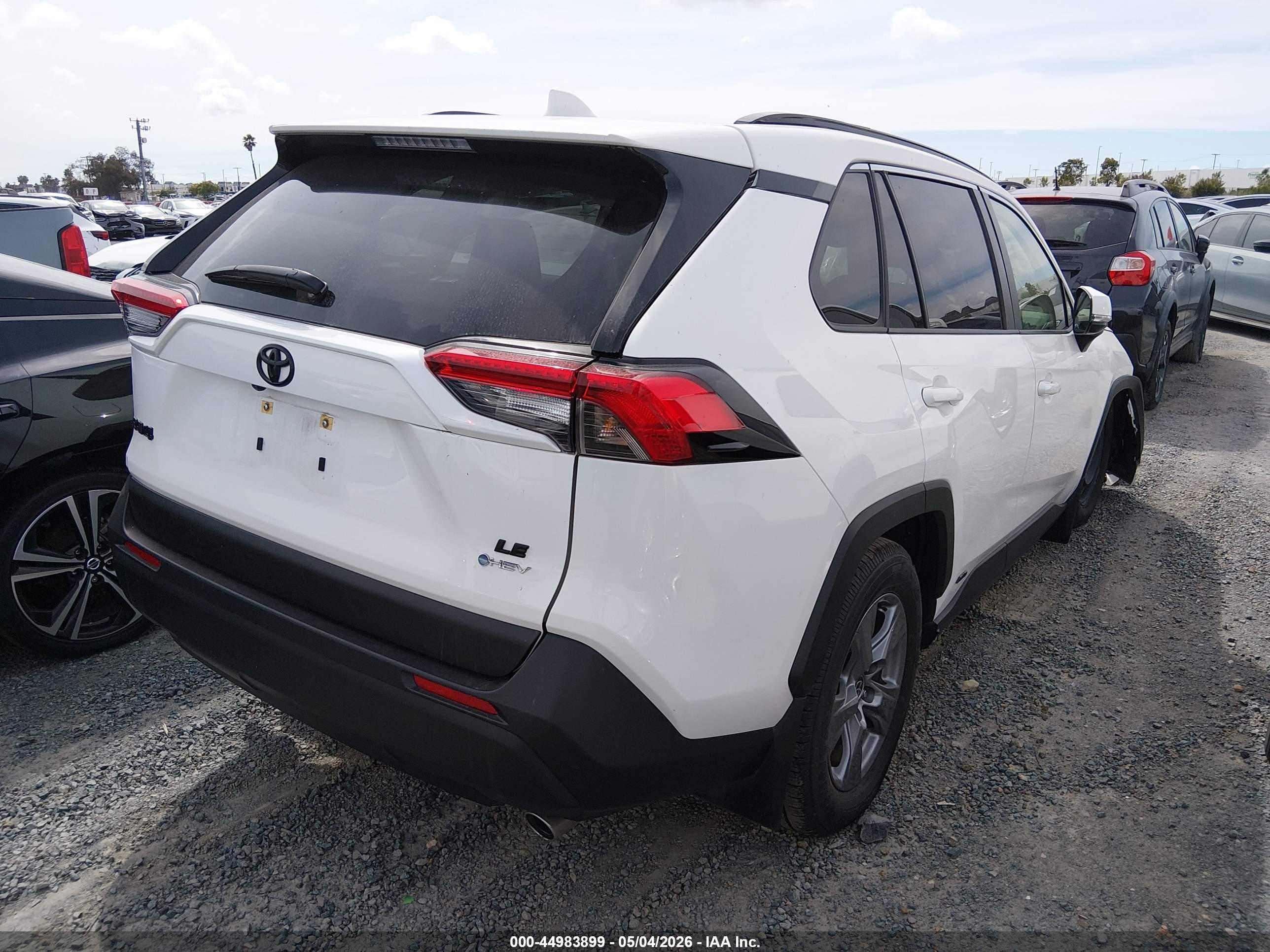 TOYOTA RAV4 image 4