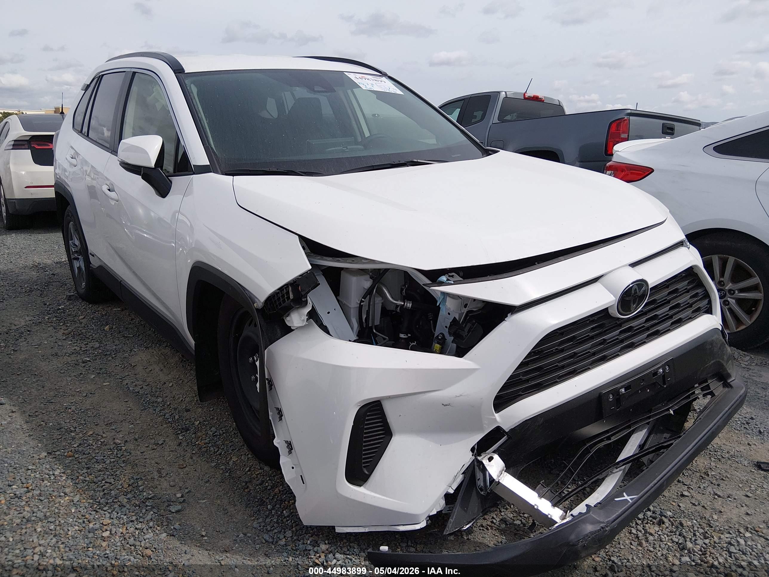 TOYOTA RAV4 image 6