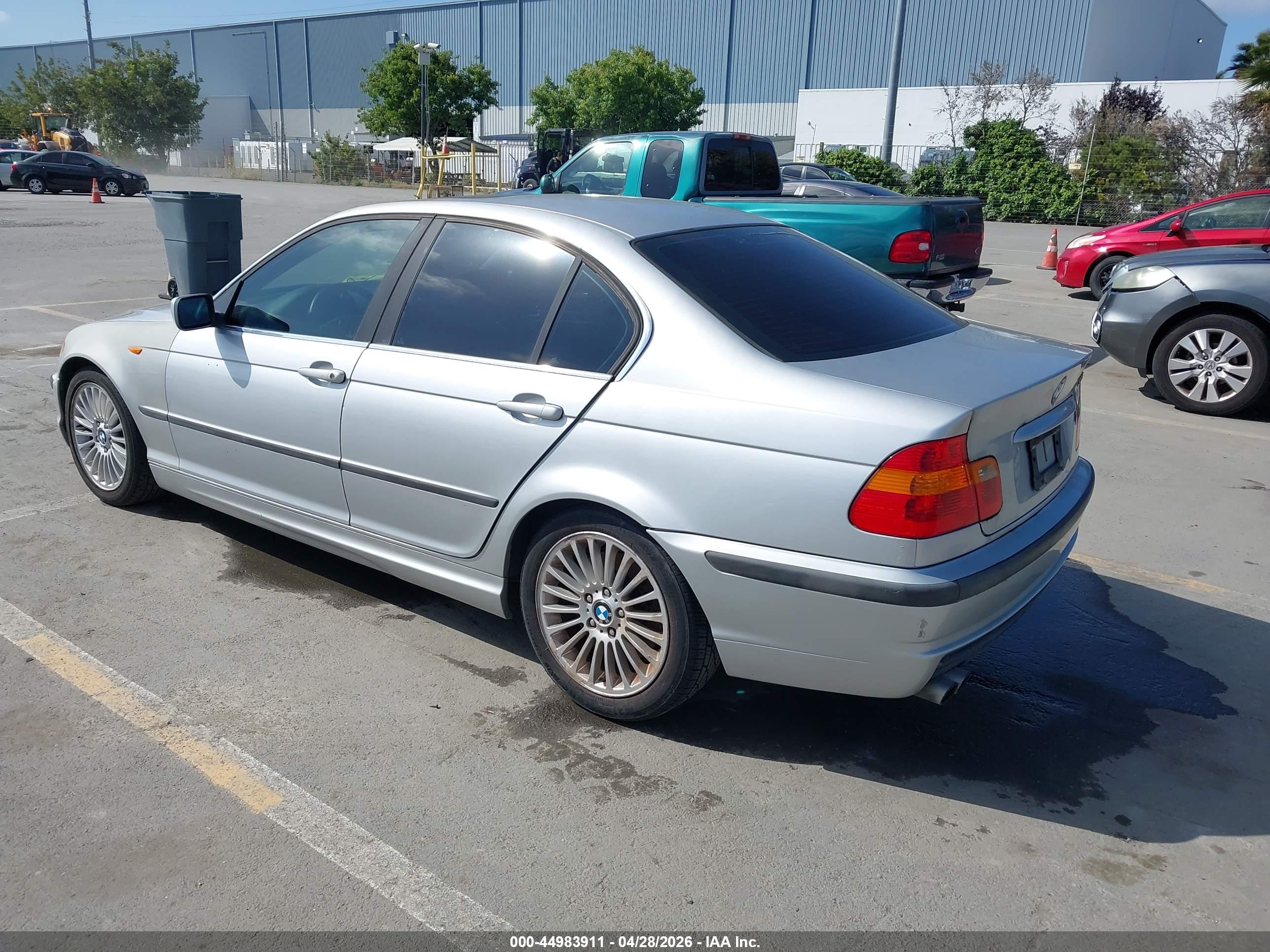 BMW 330I image 3