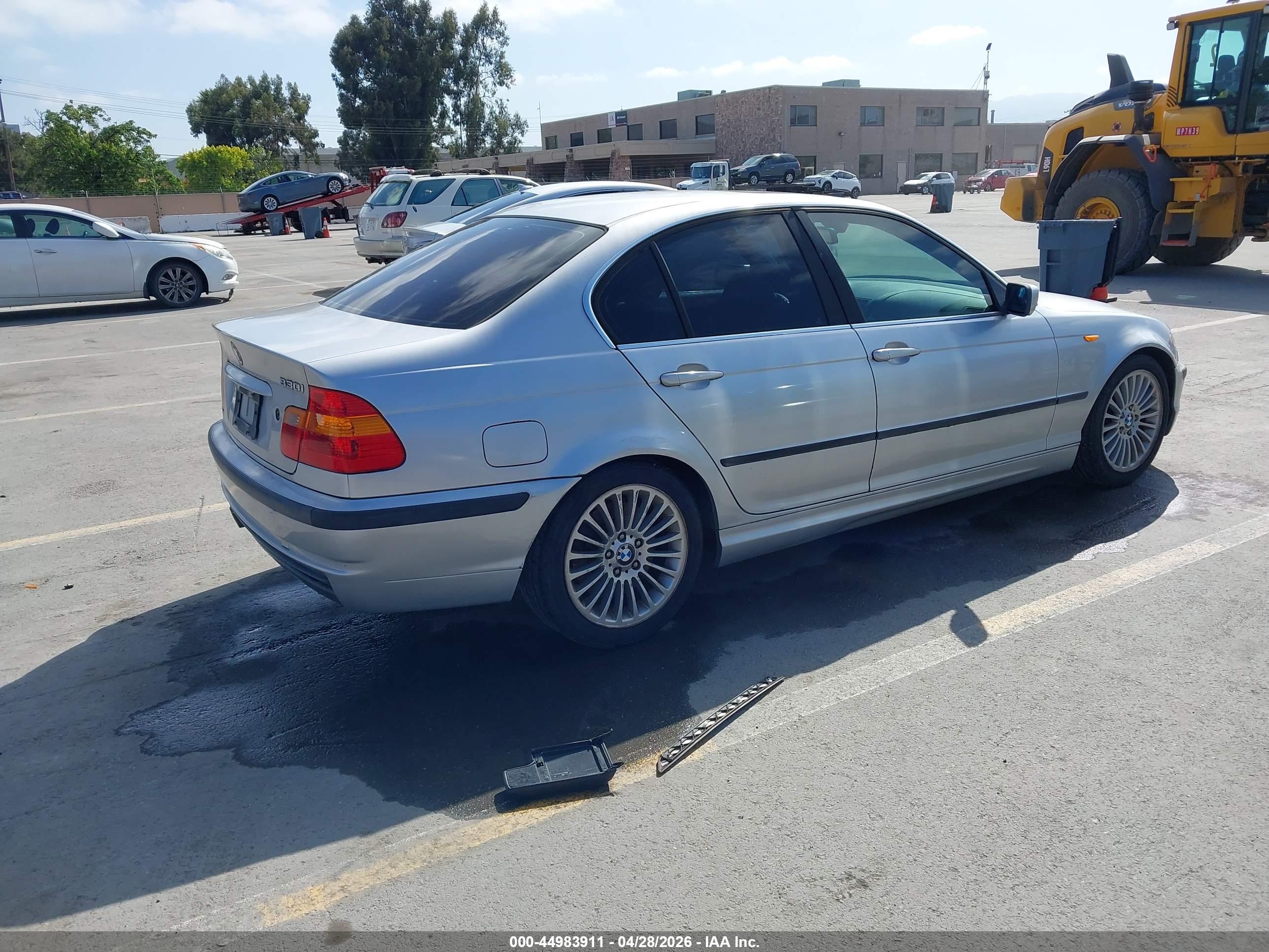 BMW 330I image 4