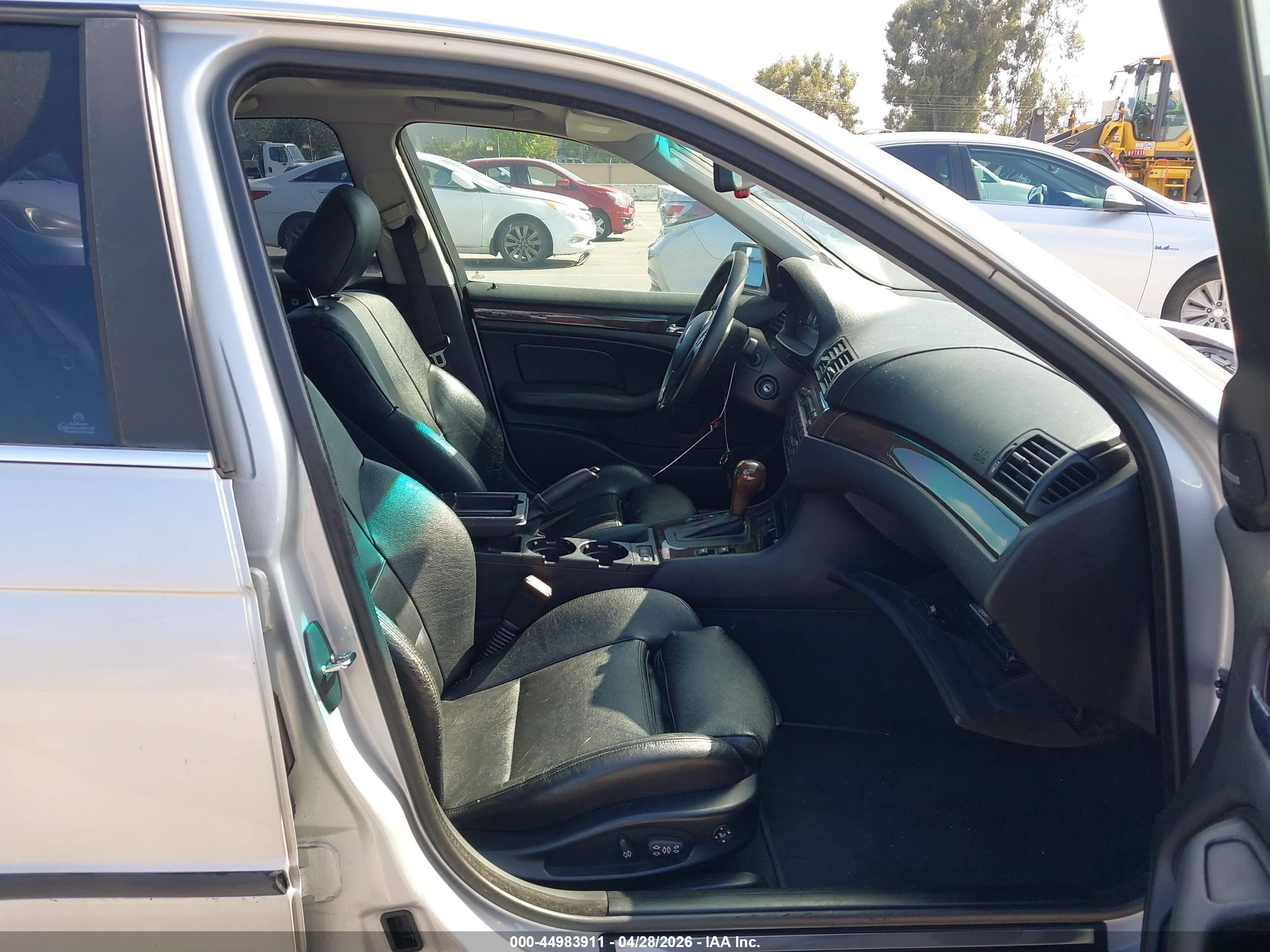 BMW 330I image 5