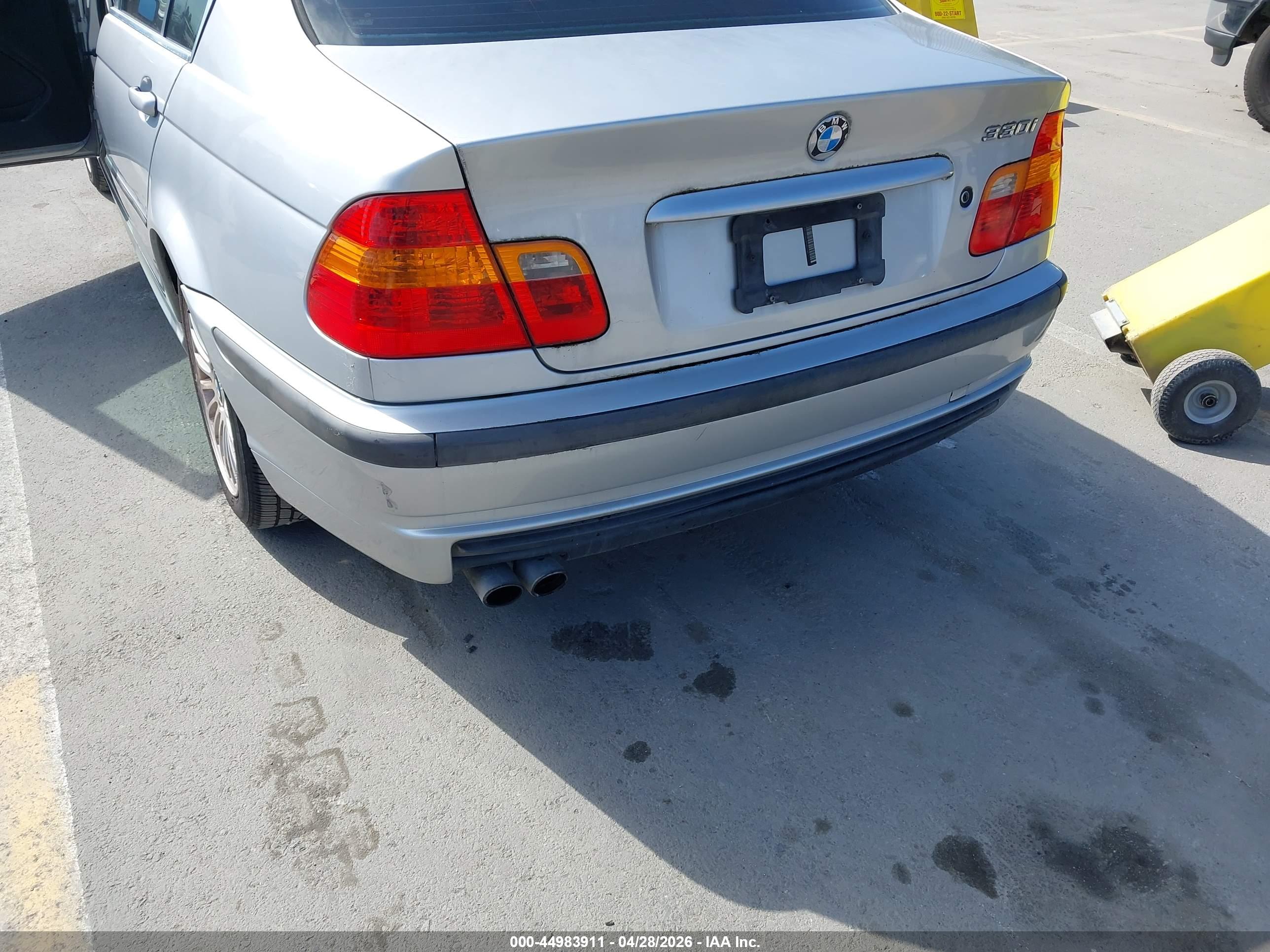 BMW 330I image 6