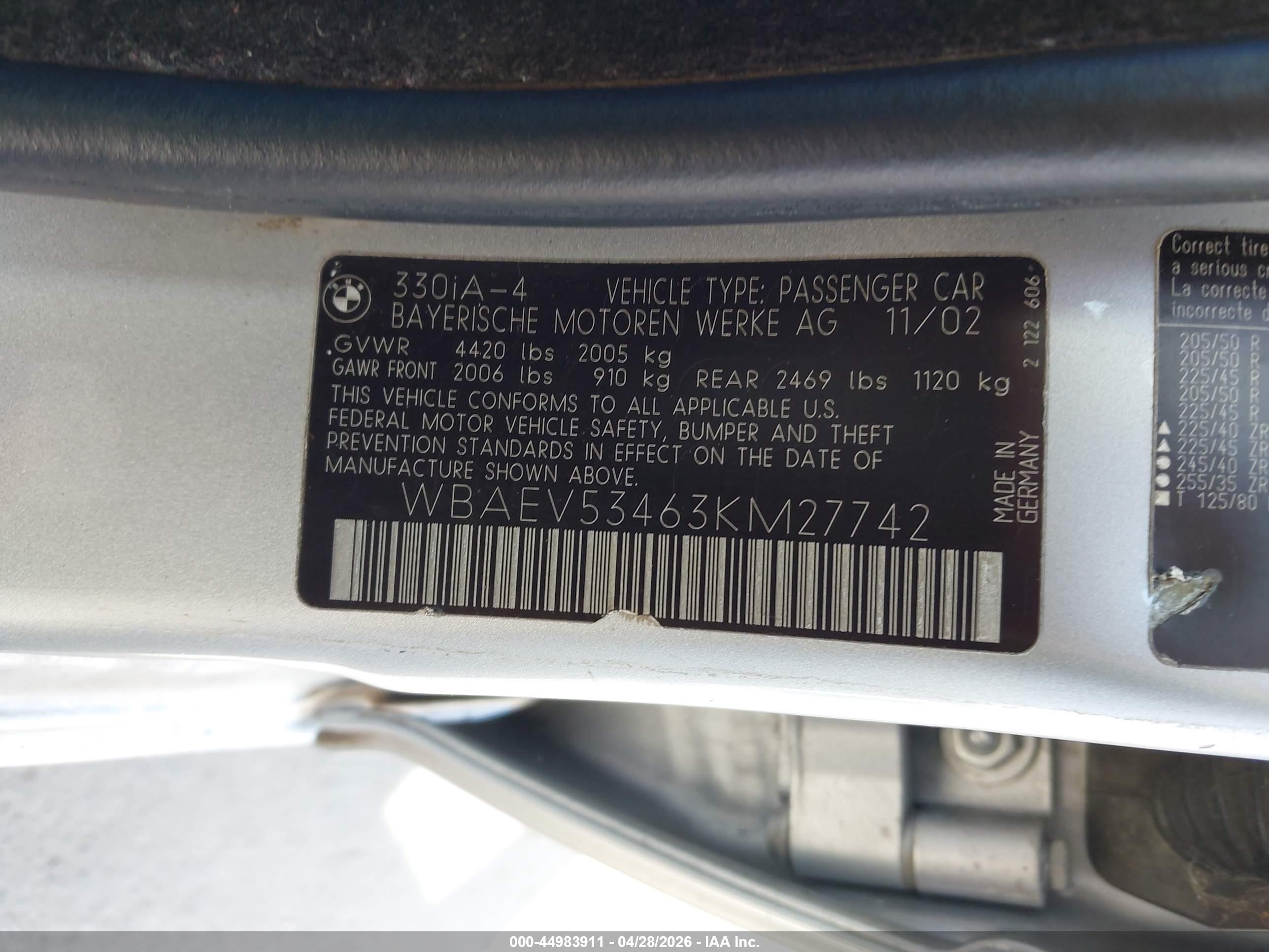 BMW 330I image 9