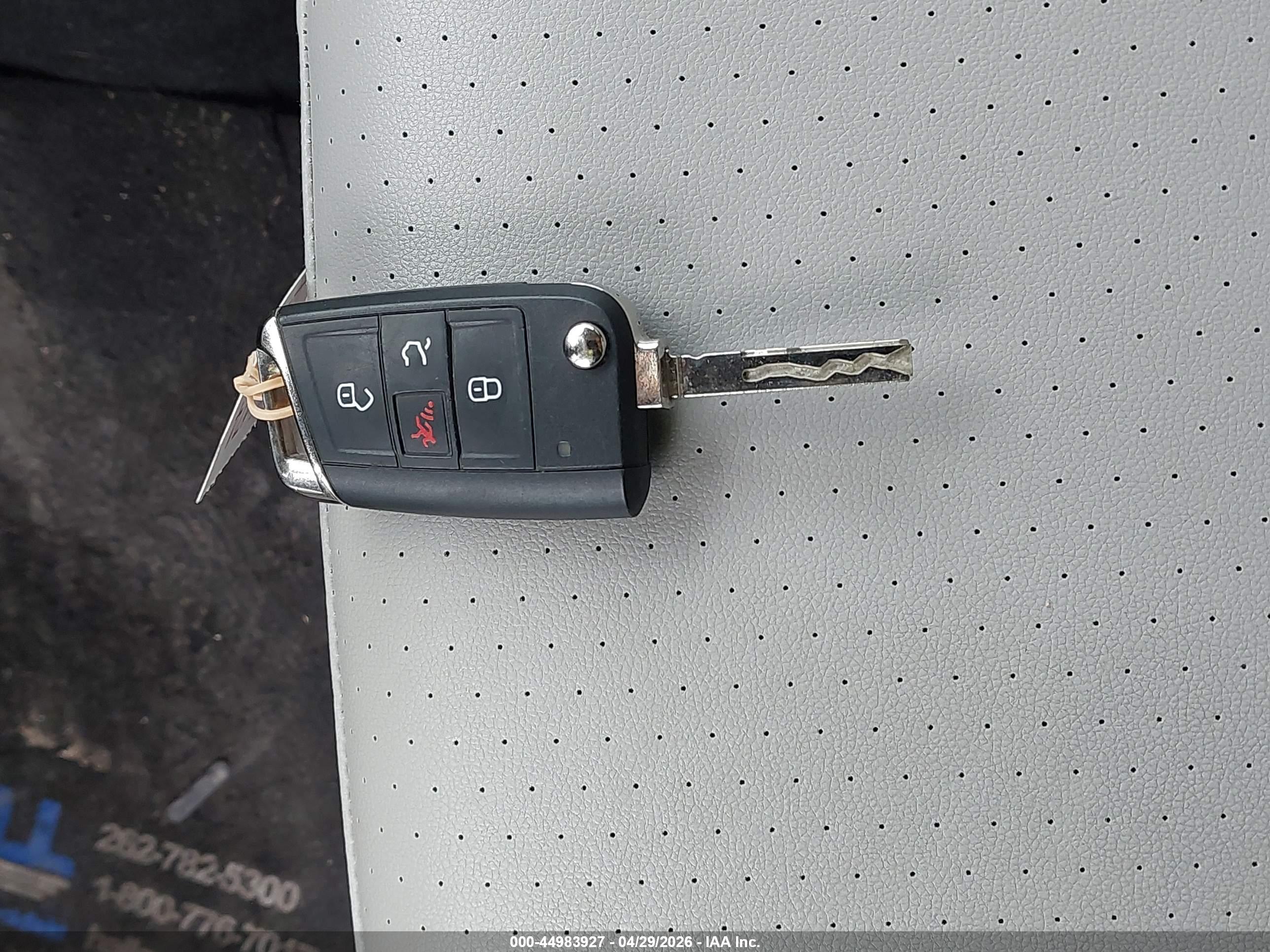 VOLKSWAGEN TIGUAN image 11