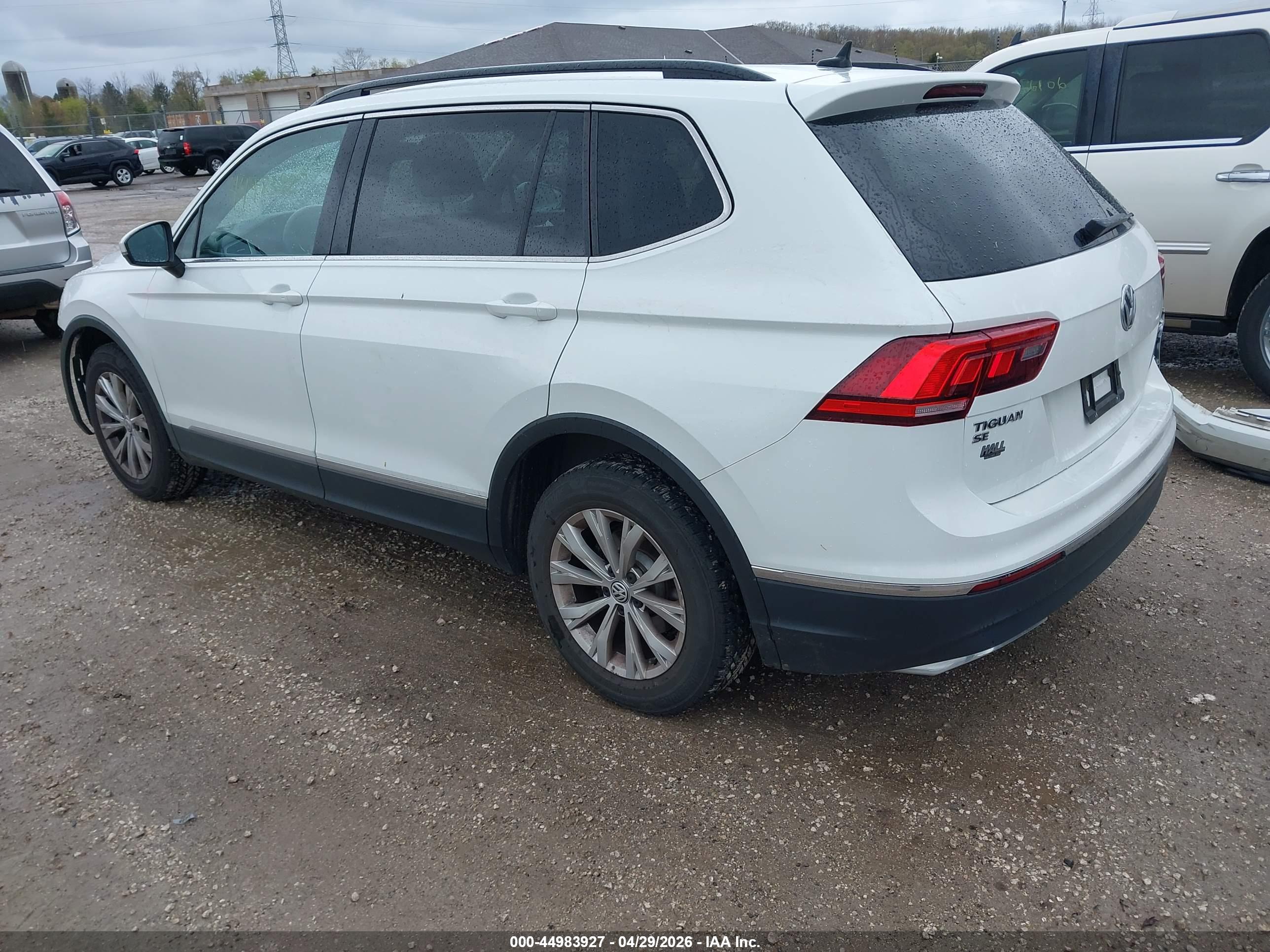 VOLKSWAGEN TIGUAN image 3