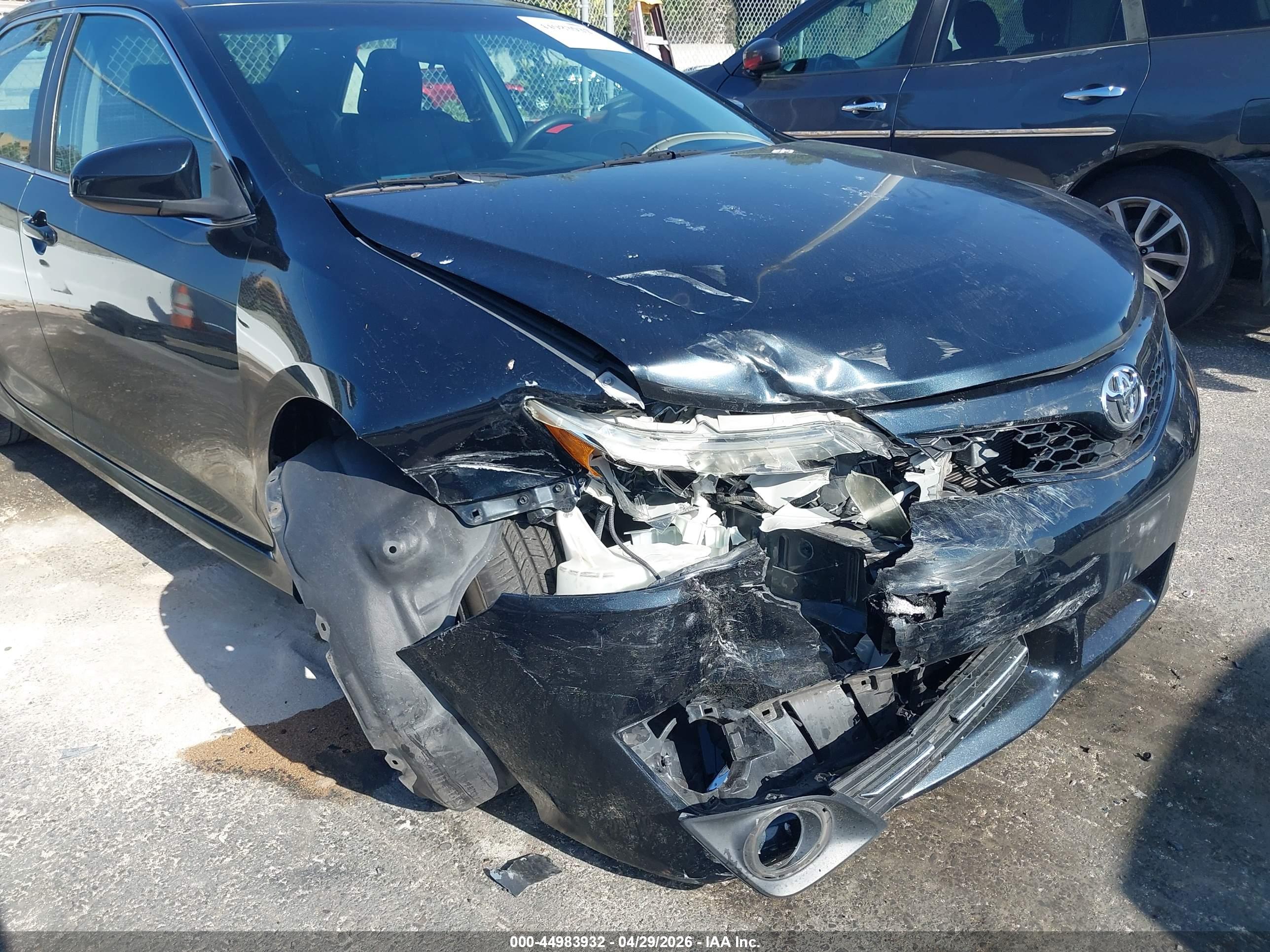 TOYOTA CAMRY image 6