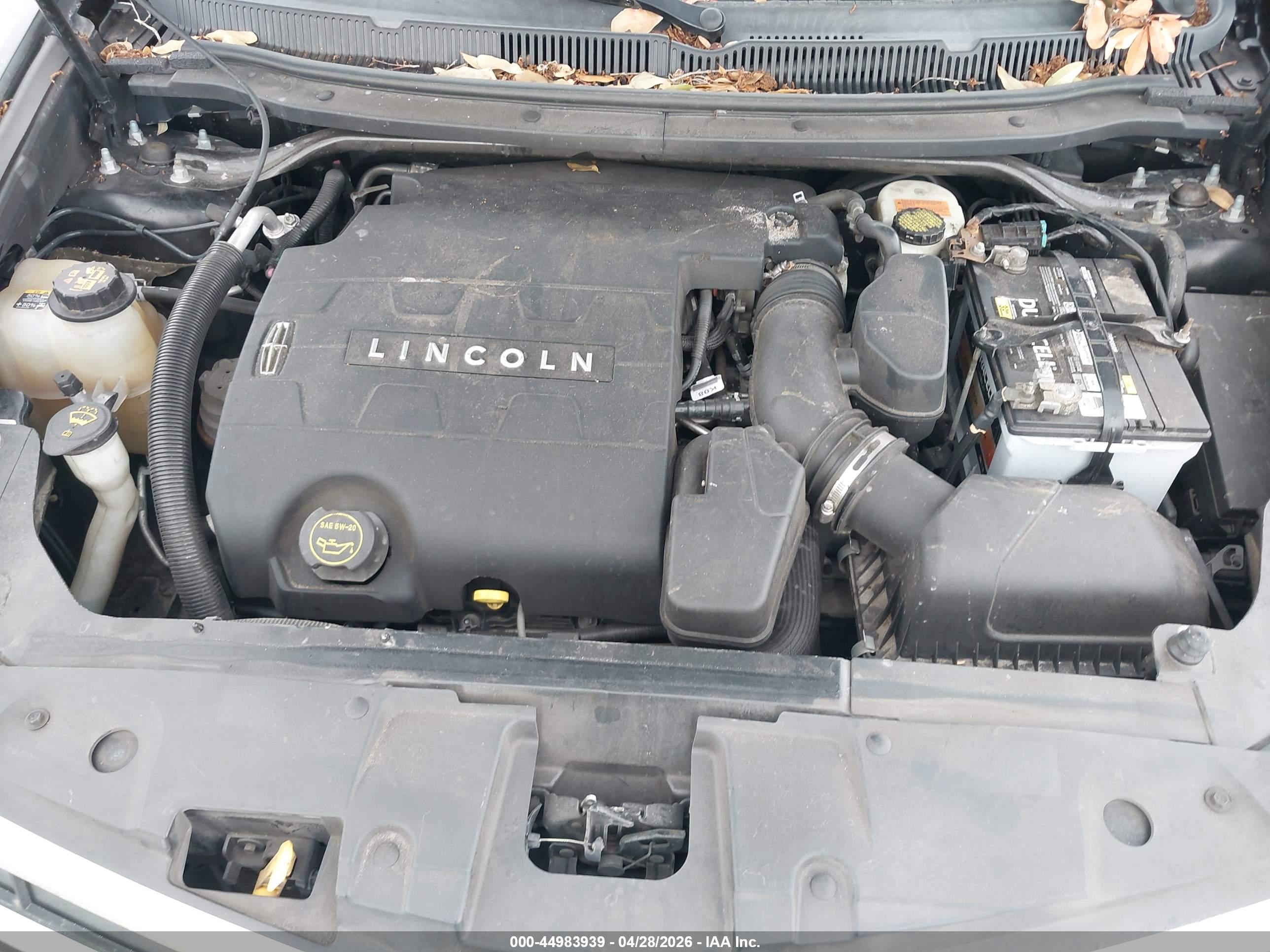 LINCOLN MKT image 10