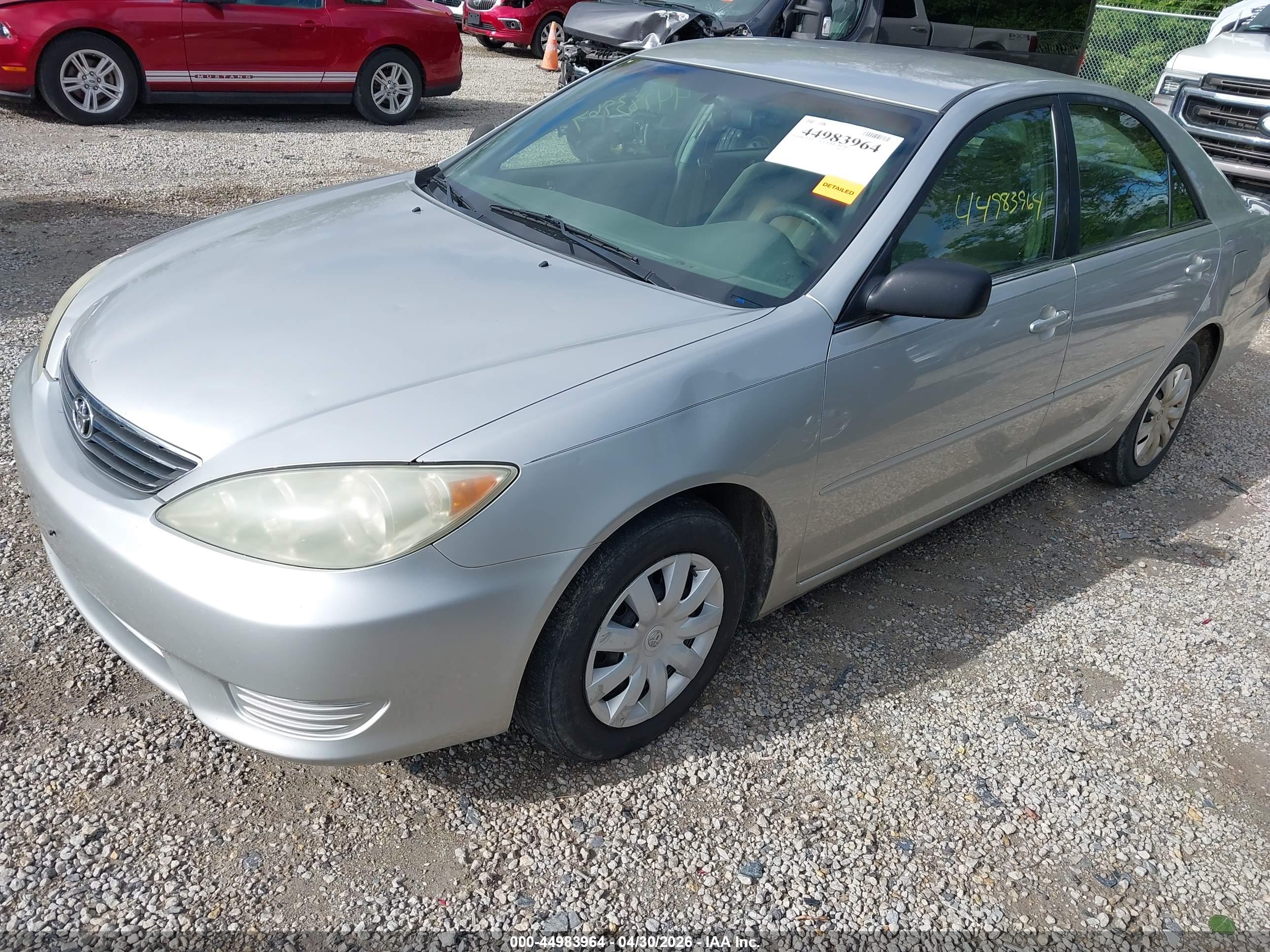 TOYOTA CAMRY image 2