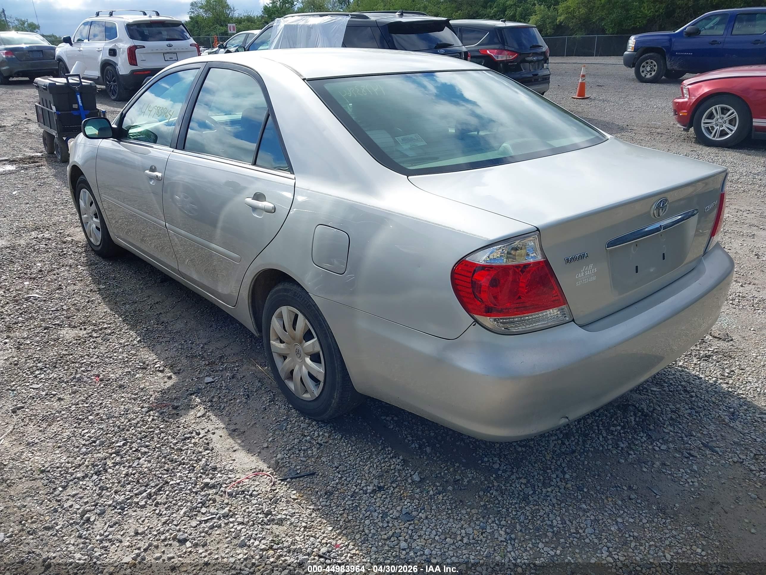 TOYOTA CAMRY image 3