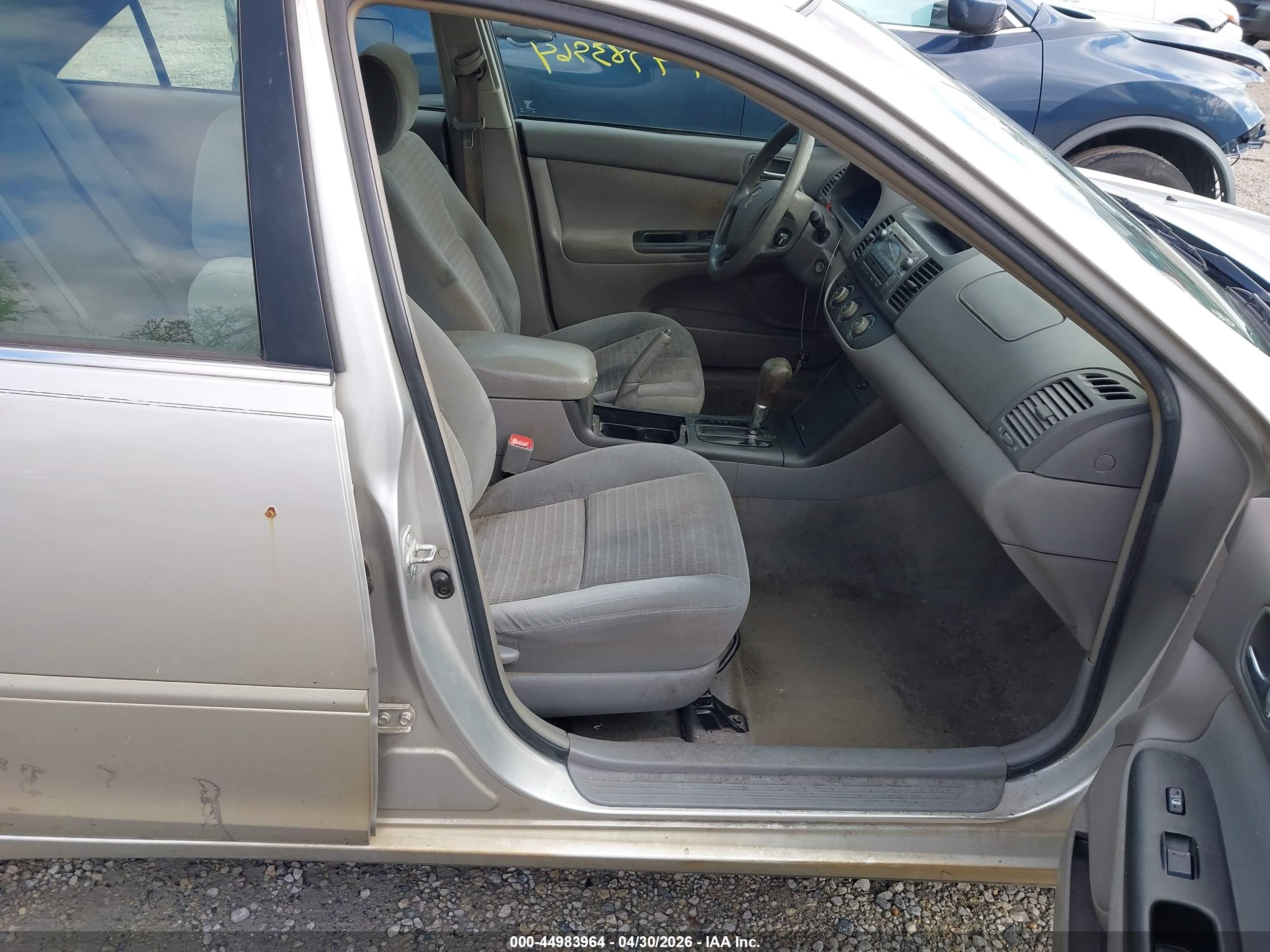TOYOTA CAMRY image 5