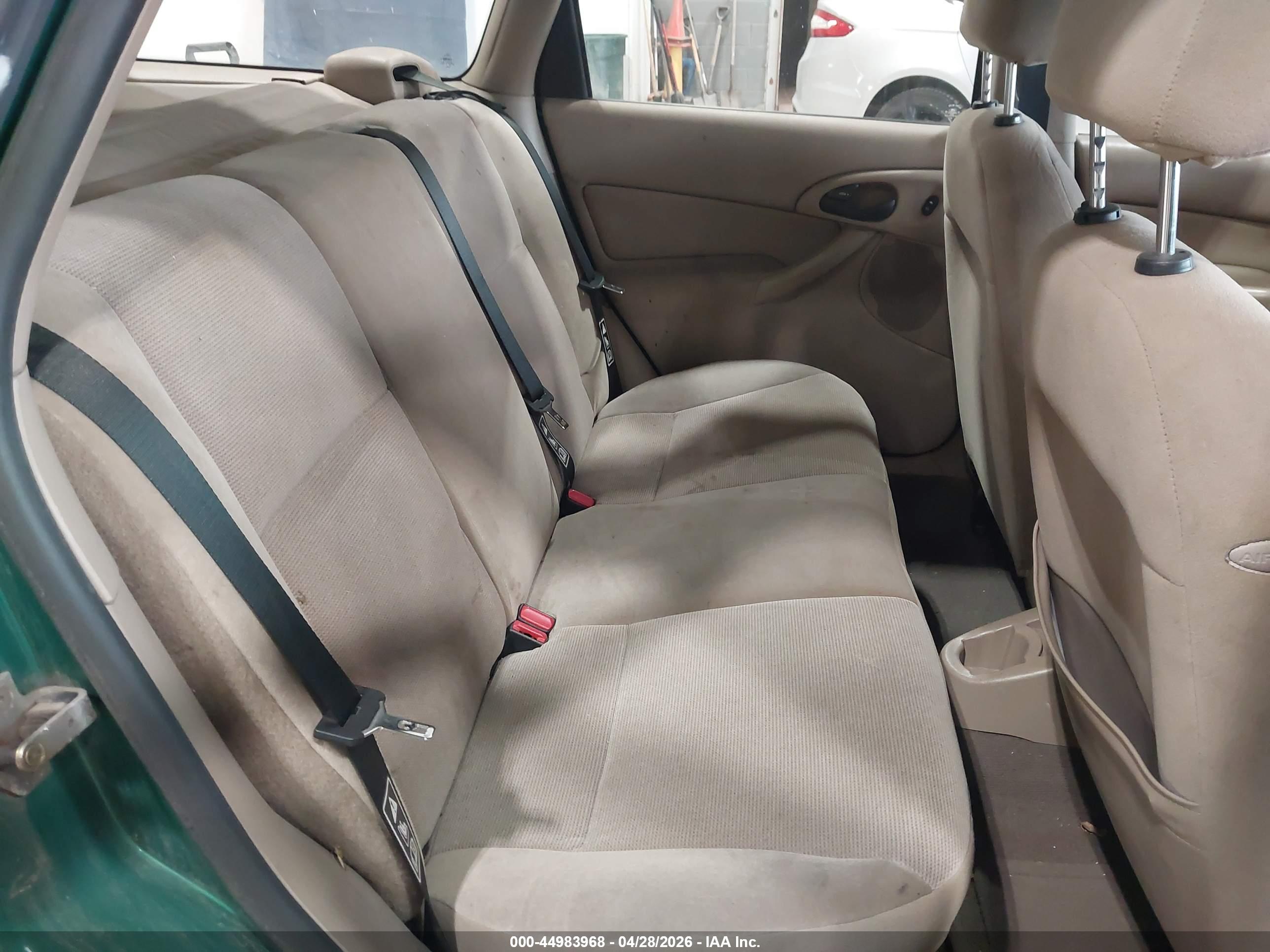 FORD FOCUS image 8