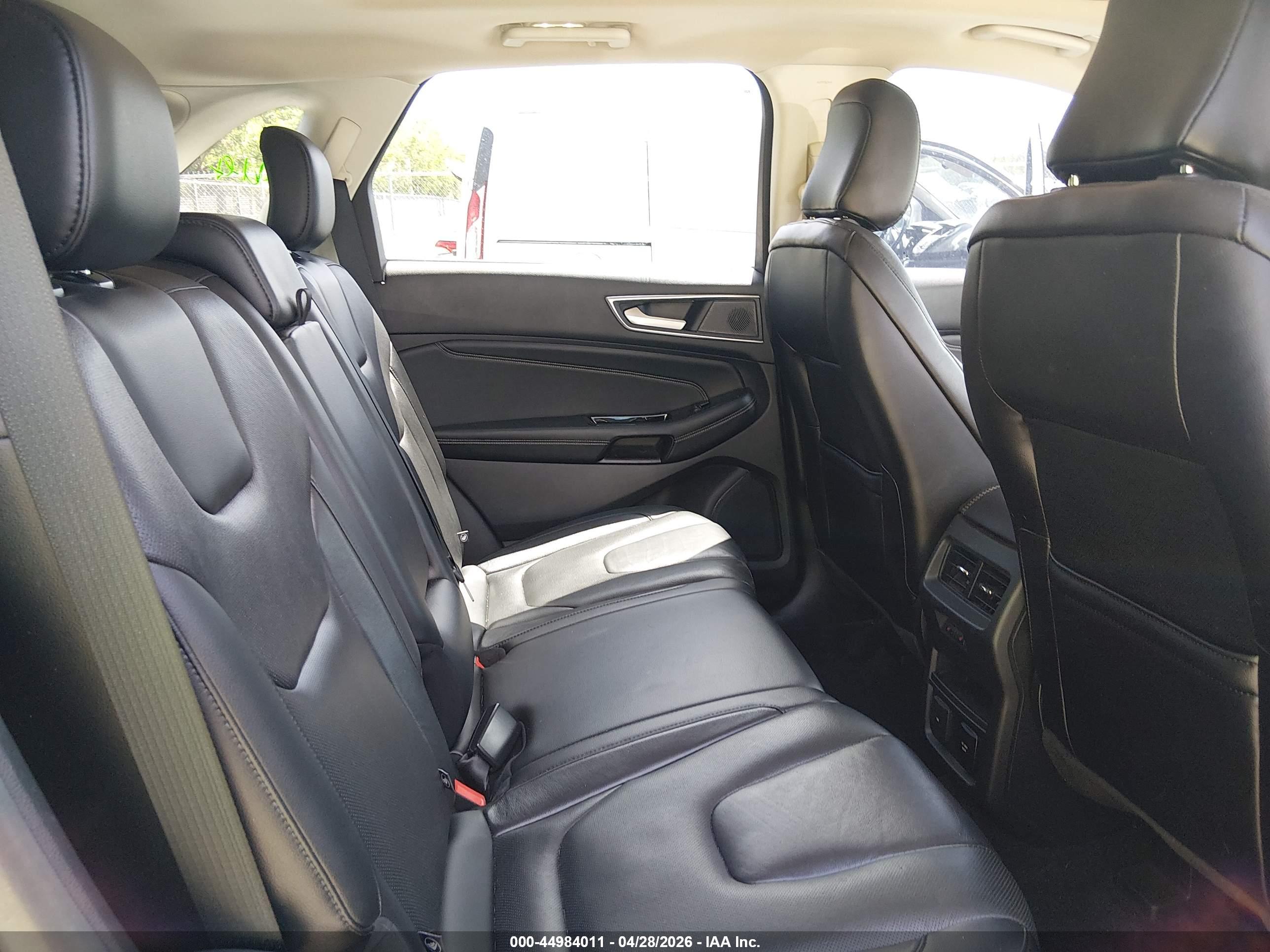 FORD EDGE image 8