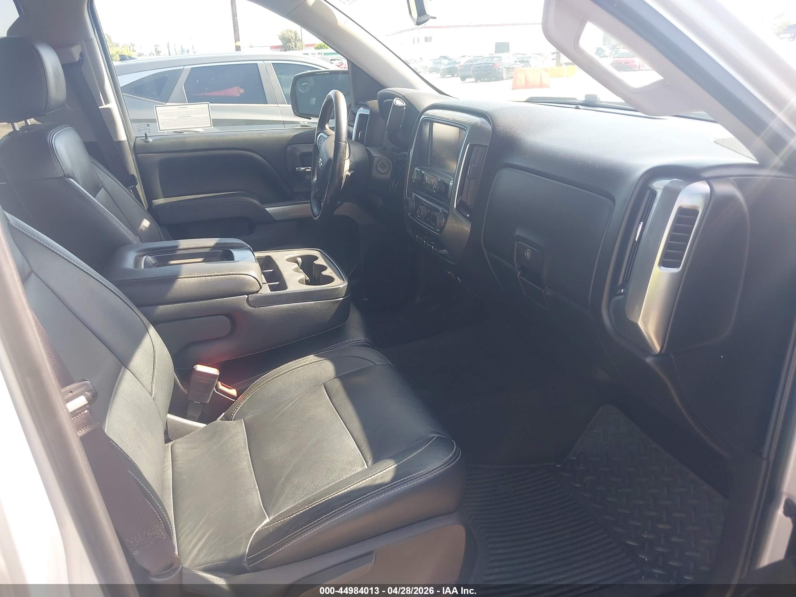 CHEVROLET SILVERADO image 5