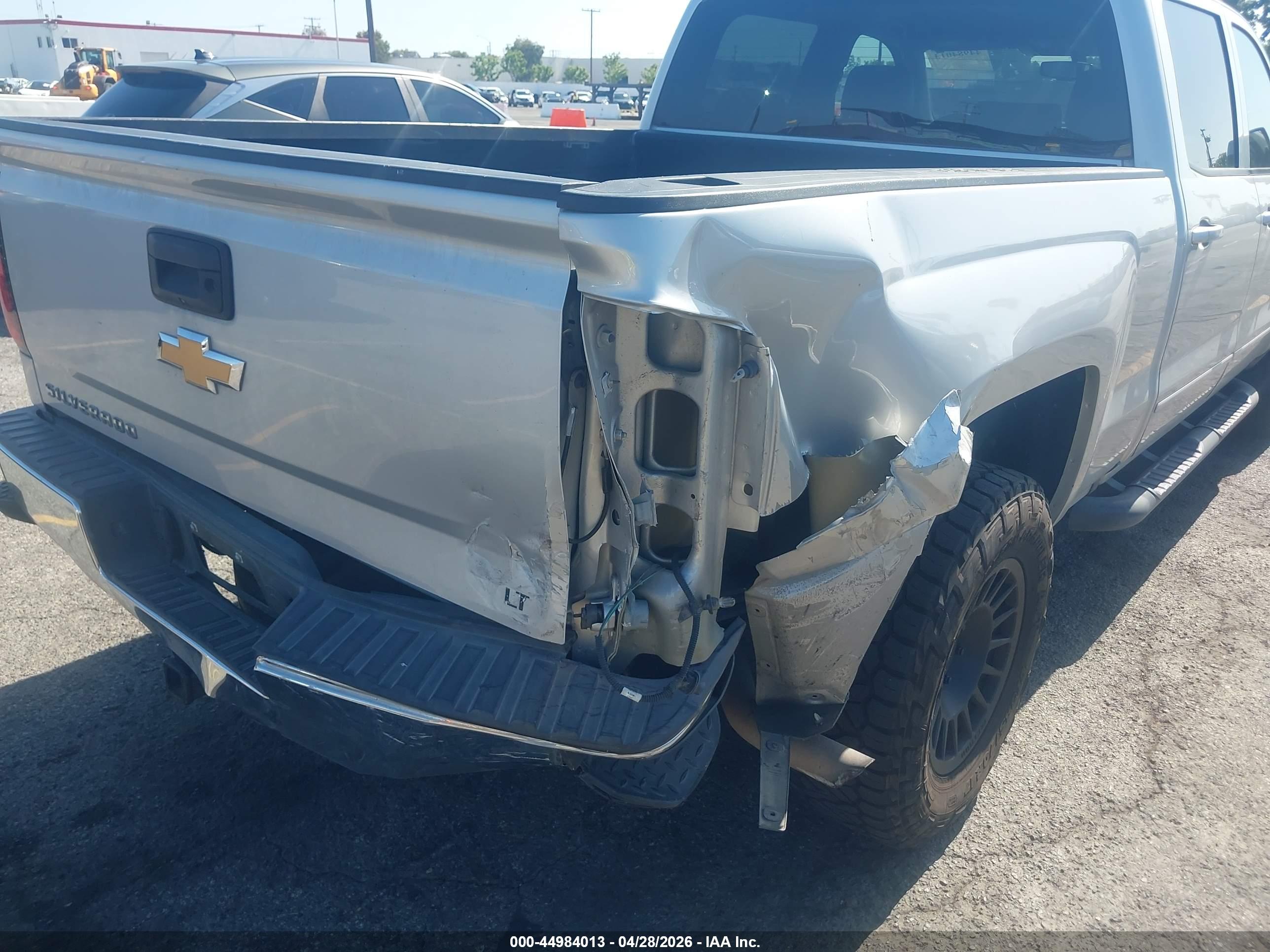 CHEVROLET SILVERADO image 6
