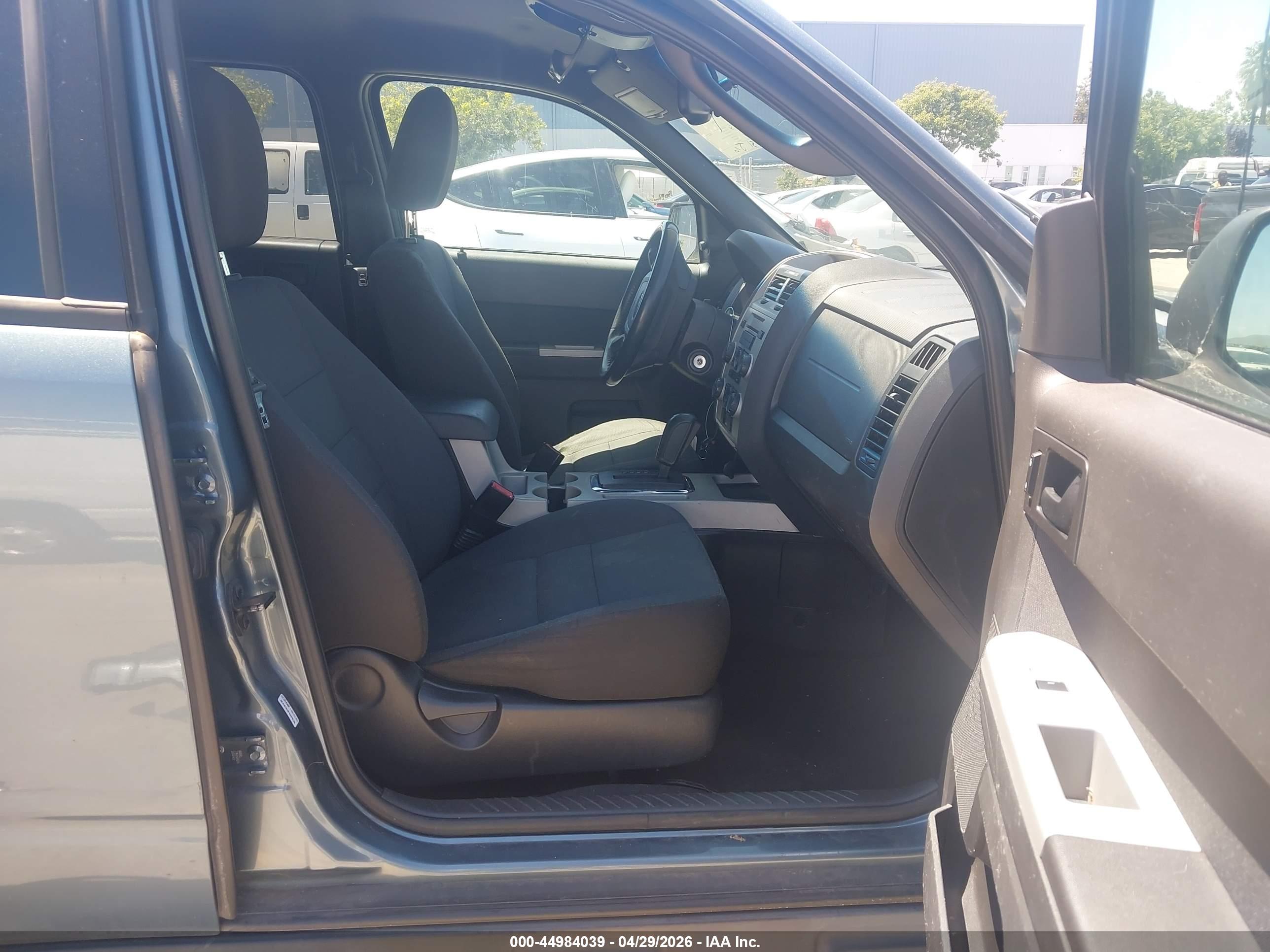 FORD ESCAPE image 5