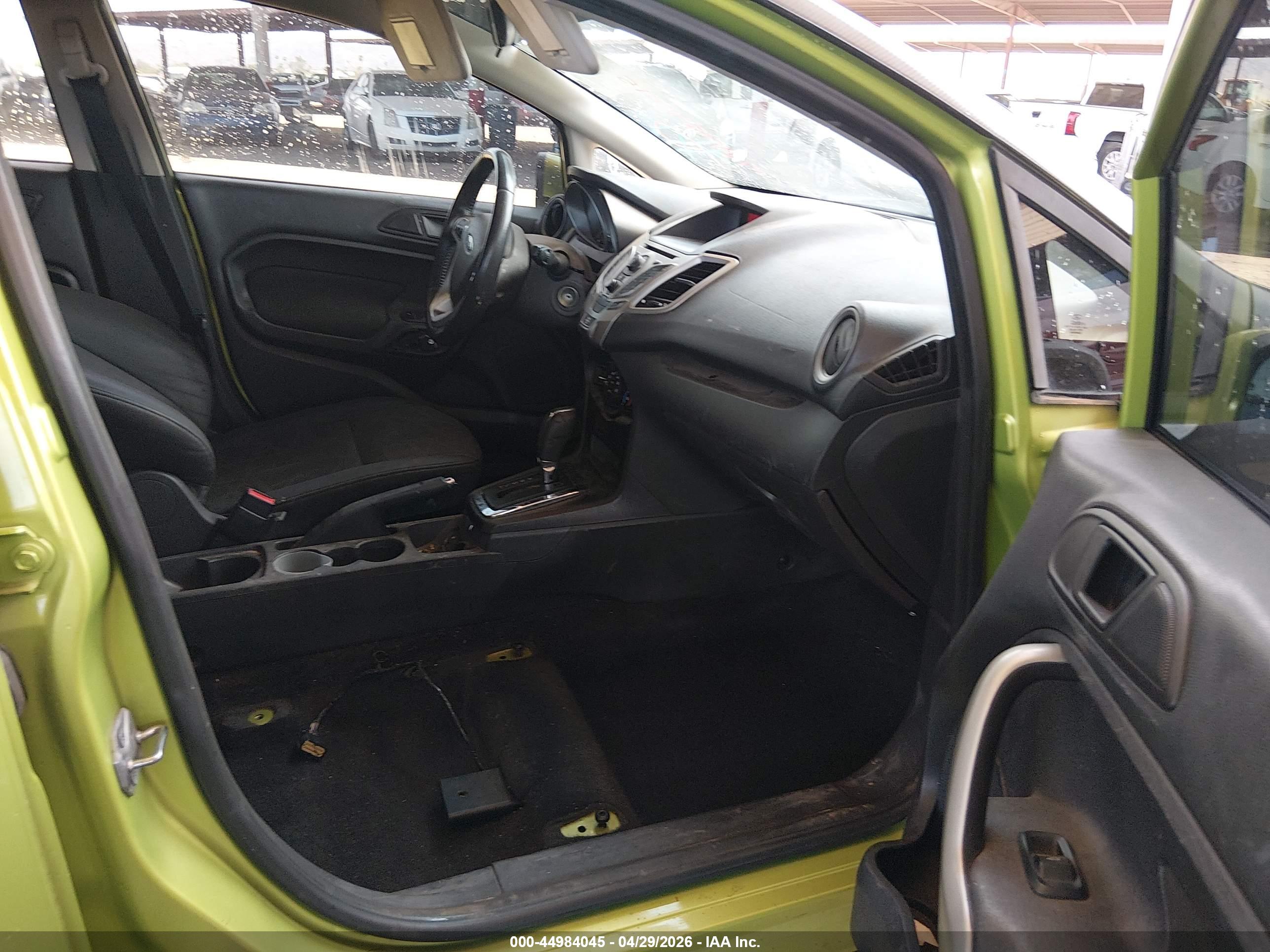 FORD FIESTA image 5