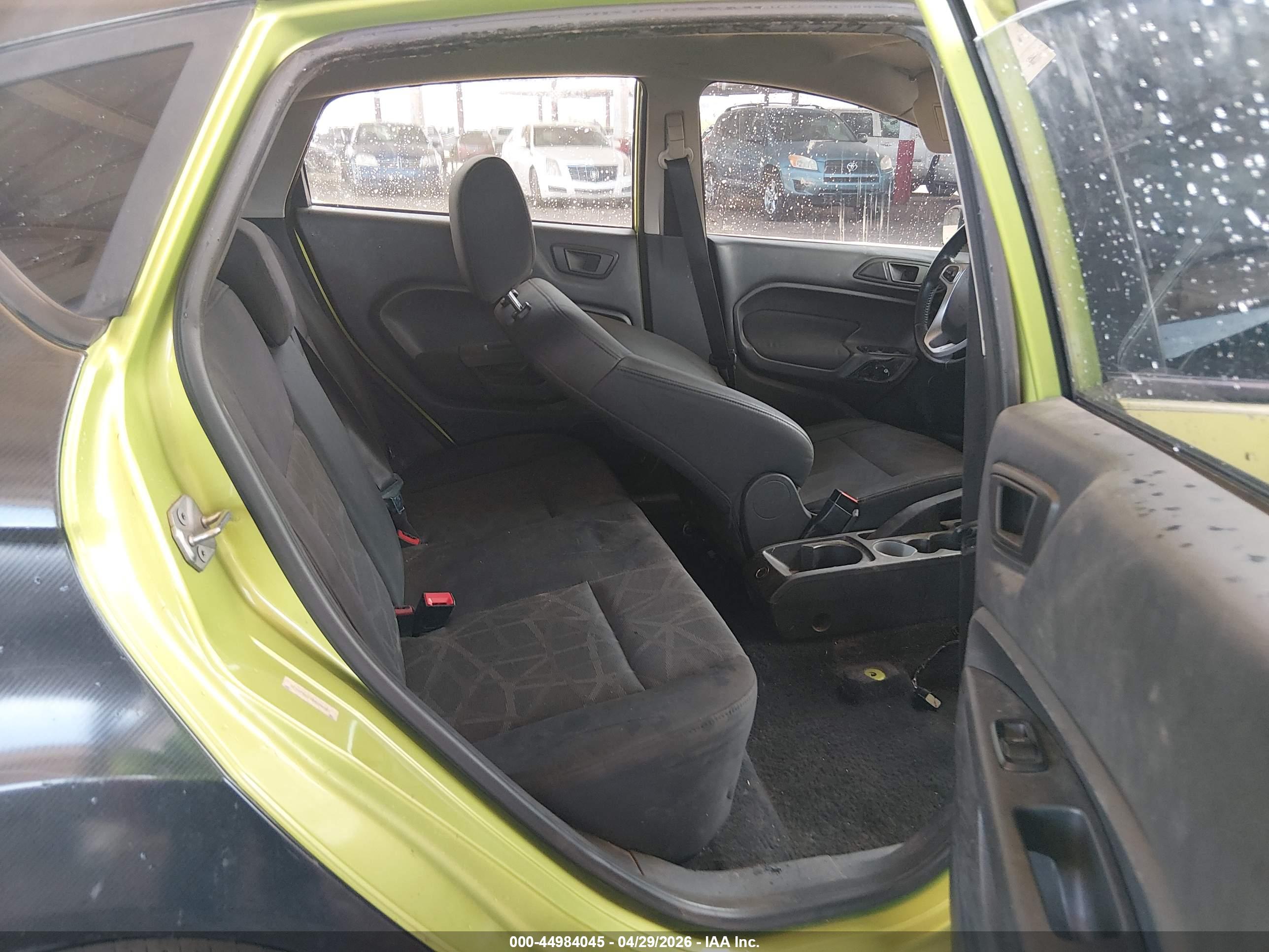 FORD FIESTA image 8