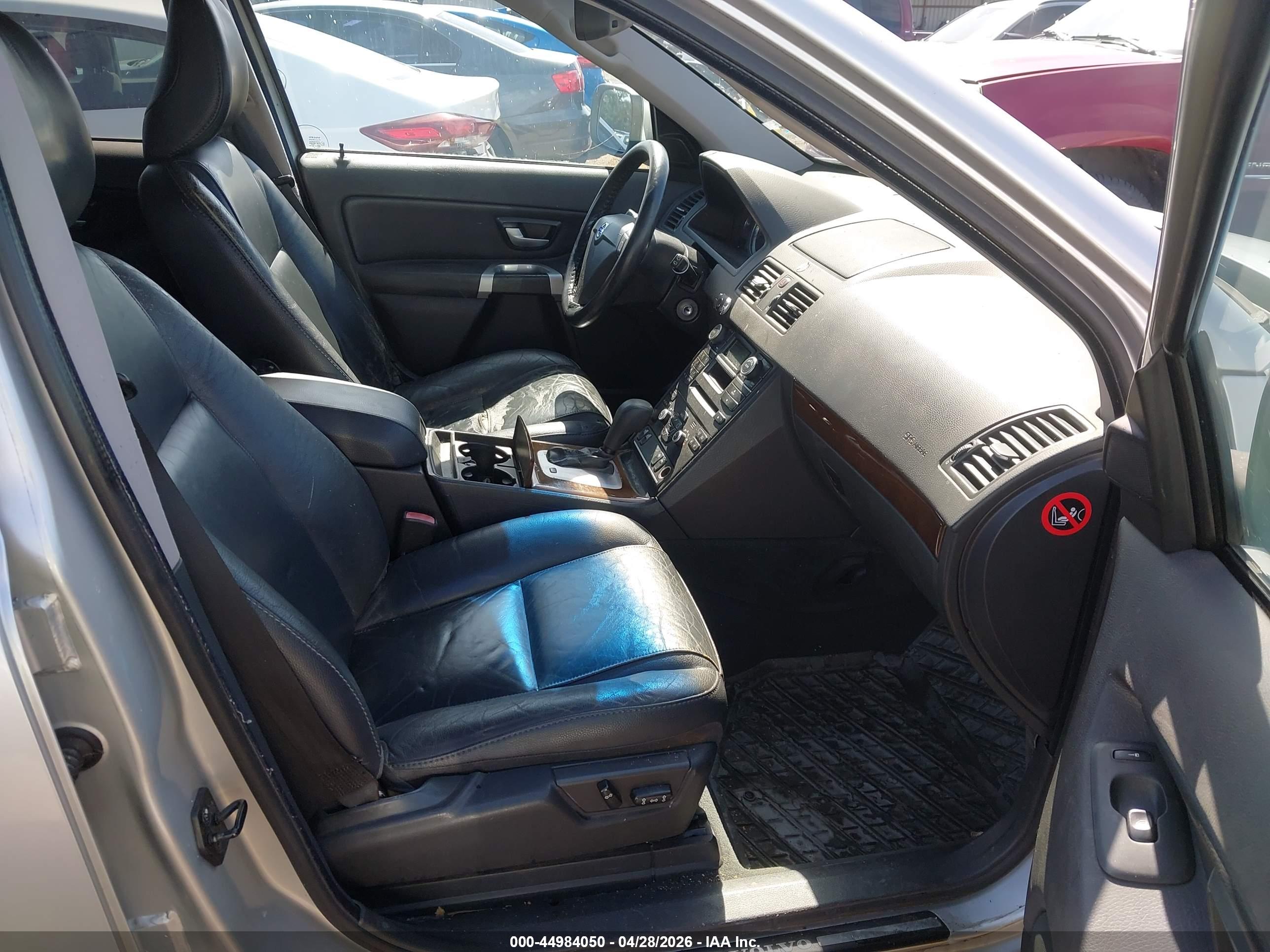 VOLVO XC90 image 5