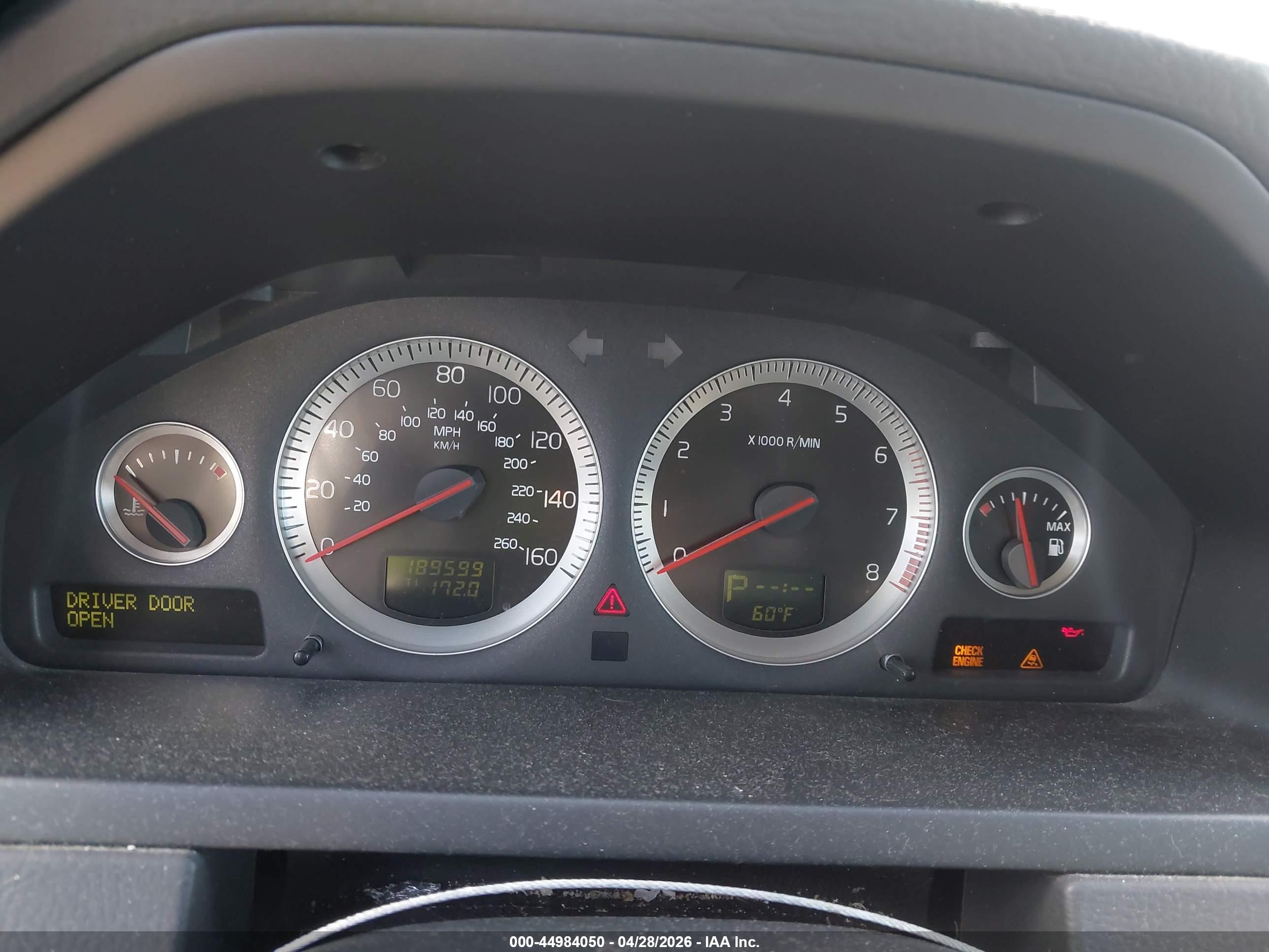VOLVO XC90 image 7