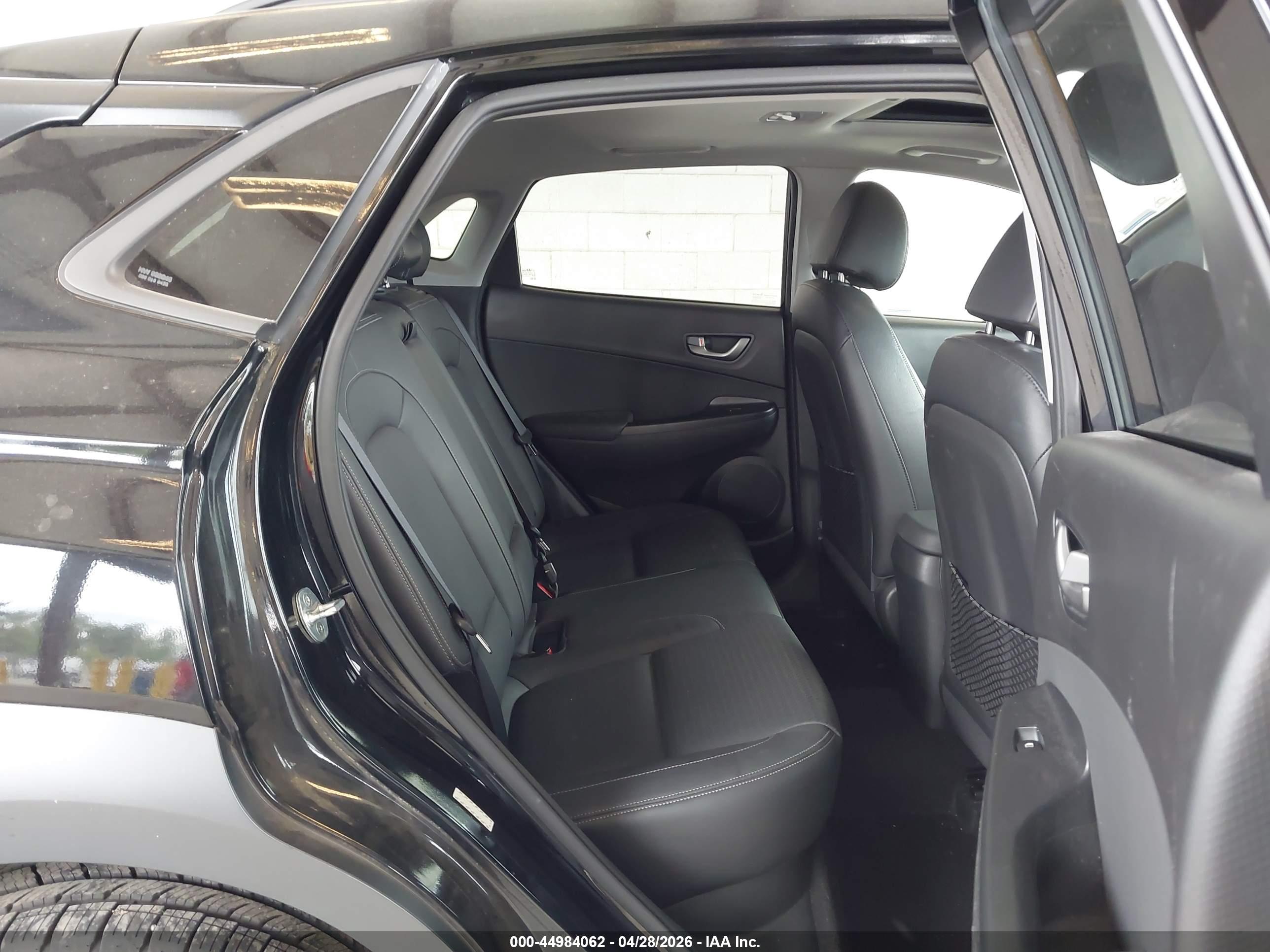 HYUNDAI KONA image 8