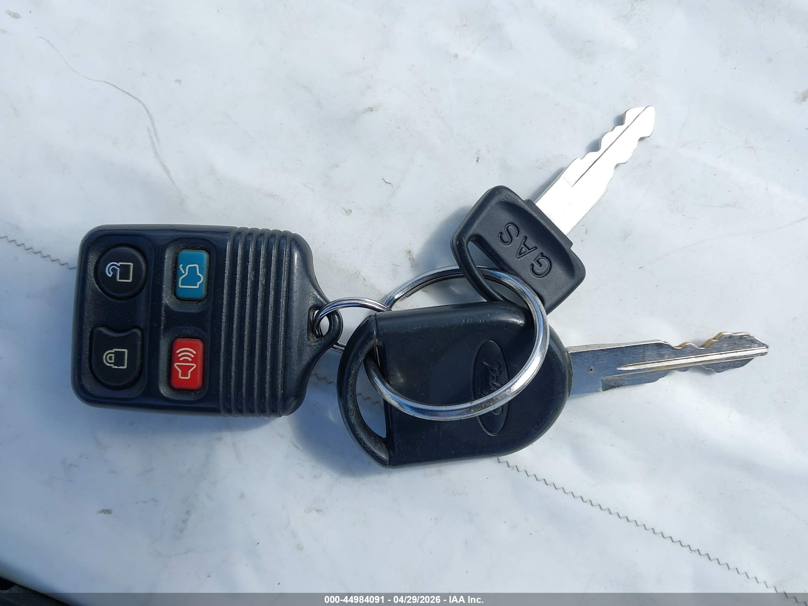 FORD EXPLORER image 11
