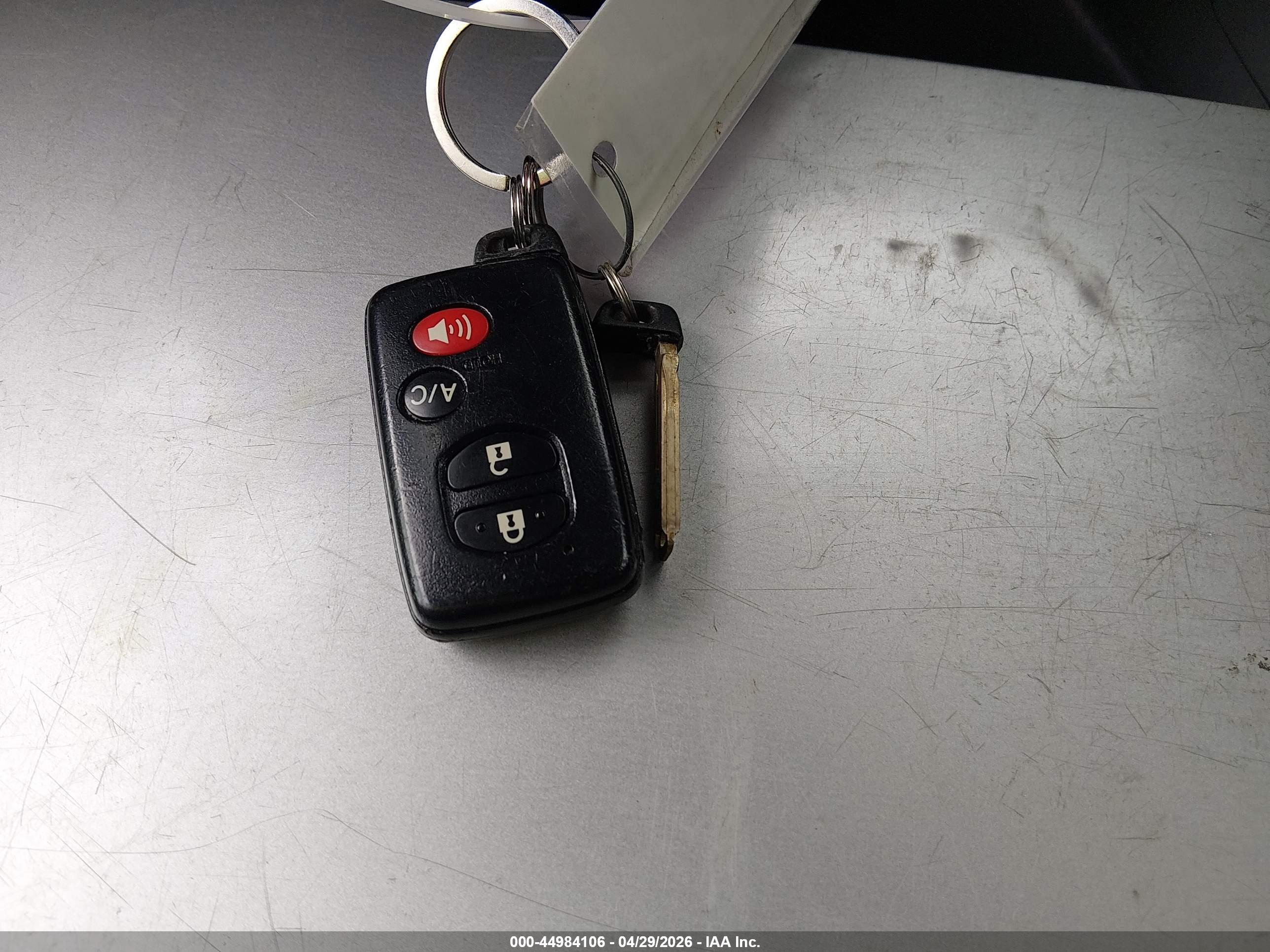 TOYOTA PRIUS image 11