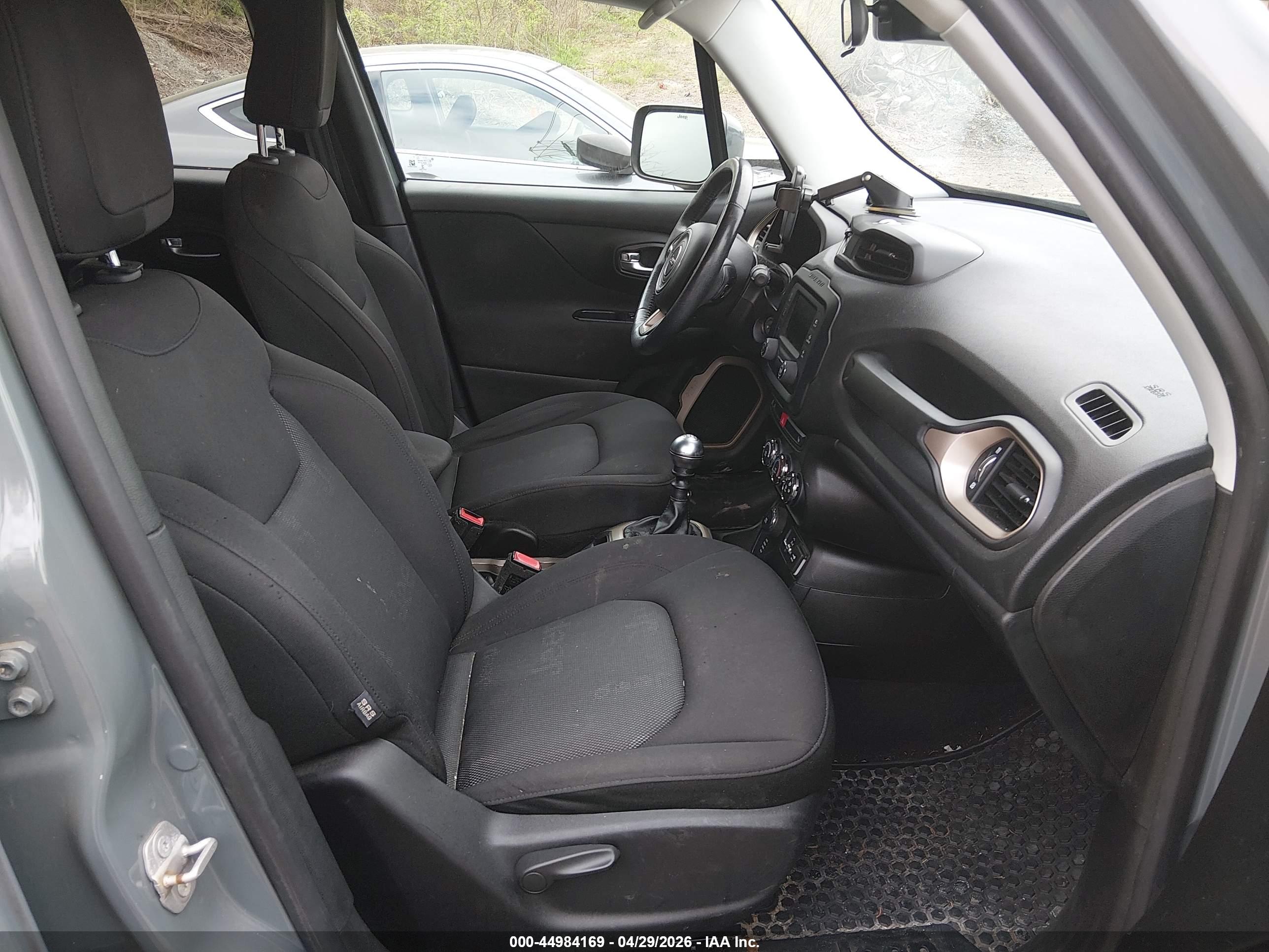 JEEP RENEGADE image 5