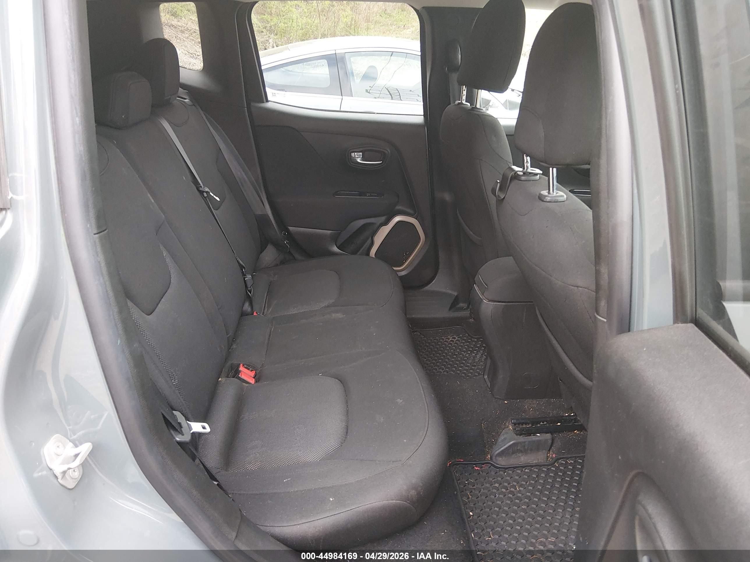 JEEP RENEGADE image 8