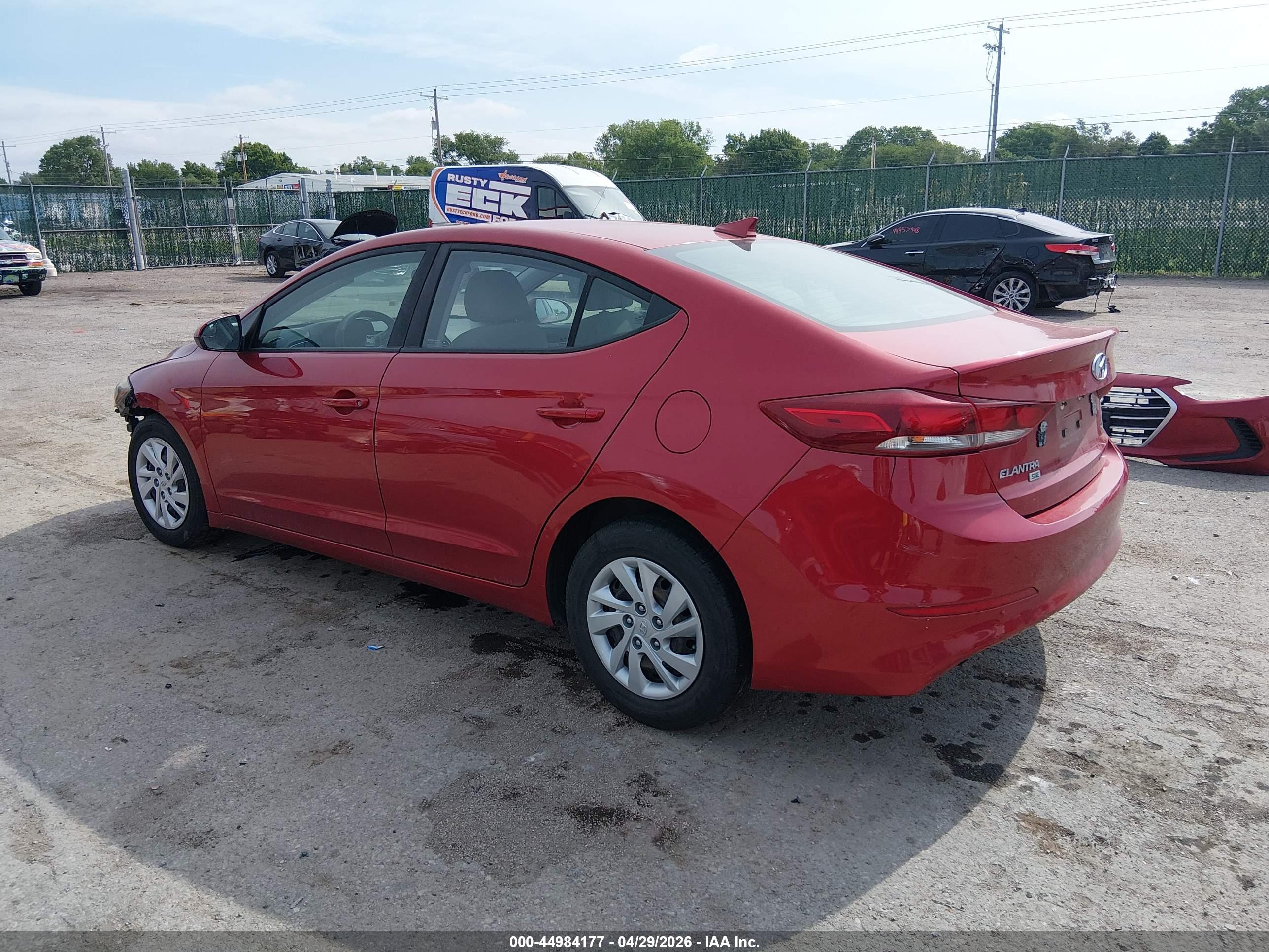 HYUNDAI ELANTRA image 3