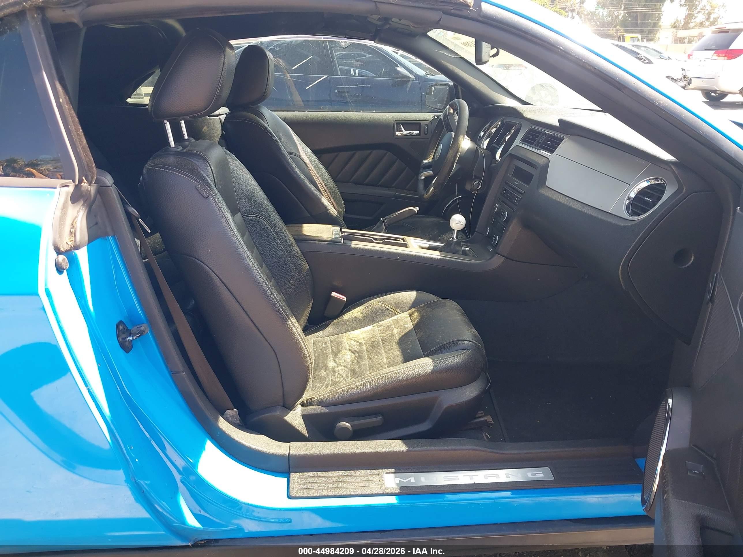 FORD MUSTANG image 5