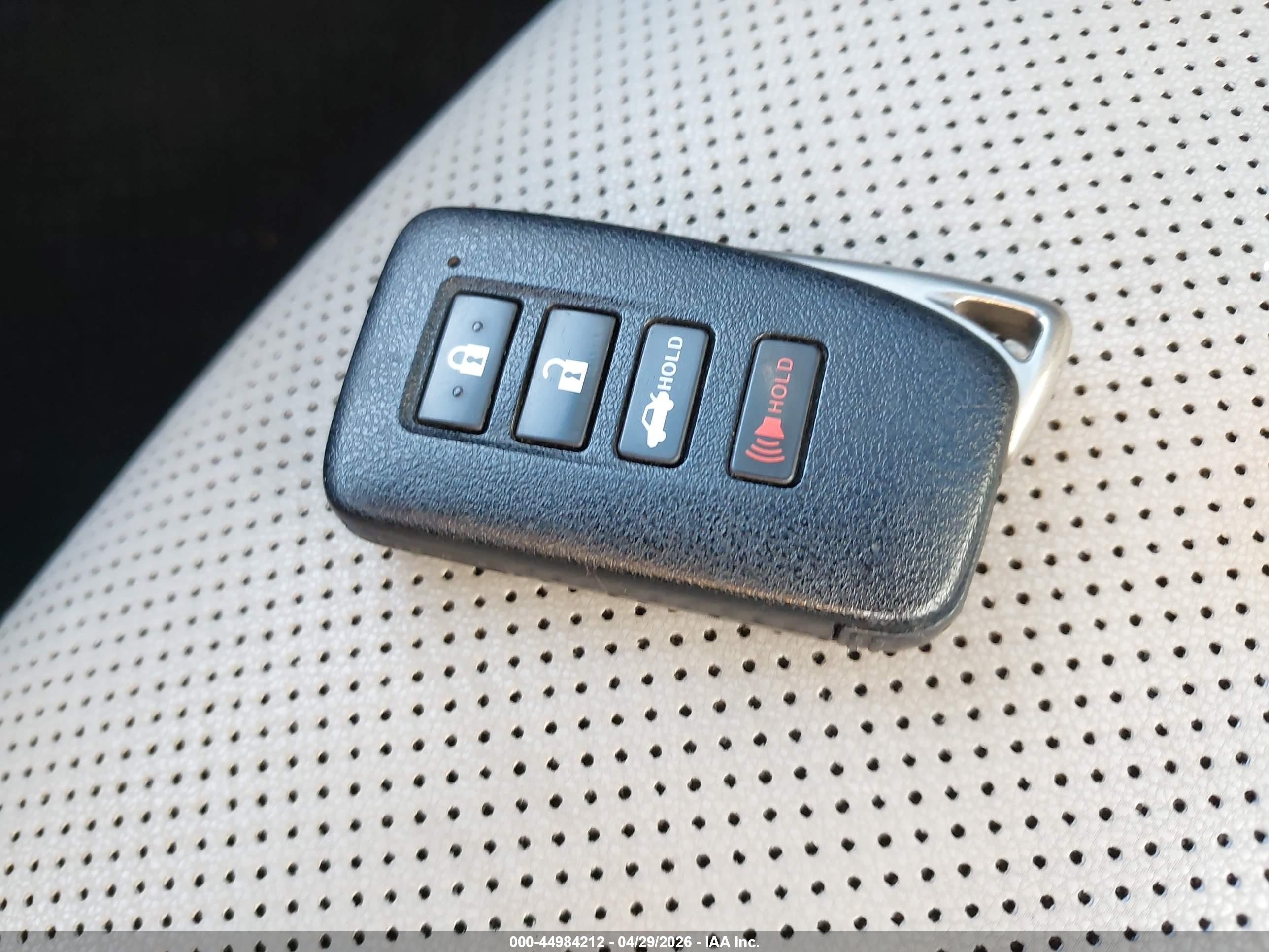LEXUS ES image 11