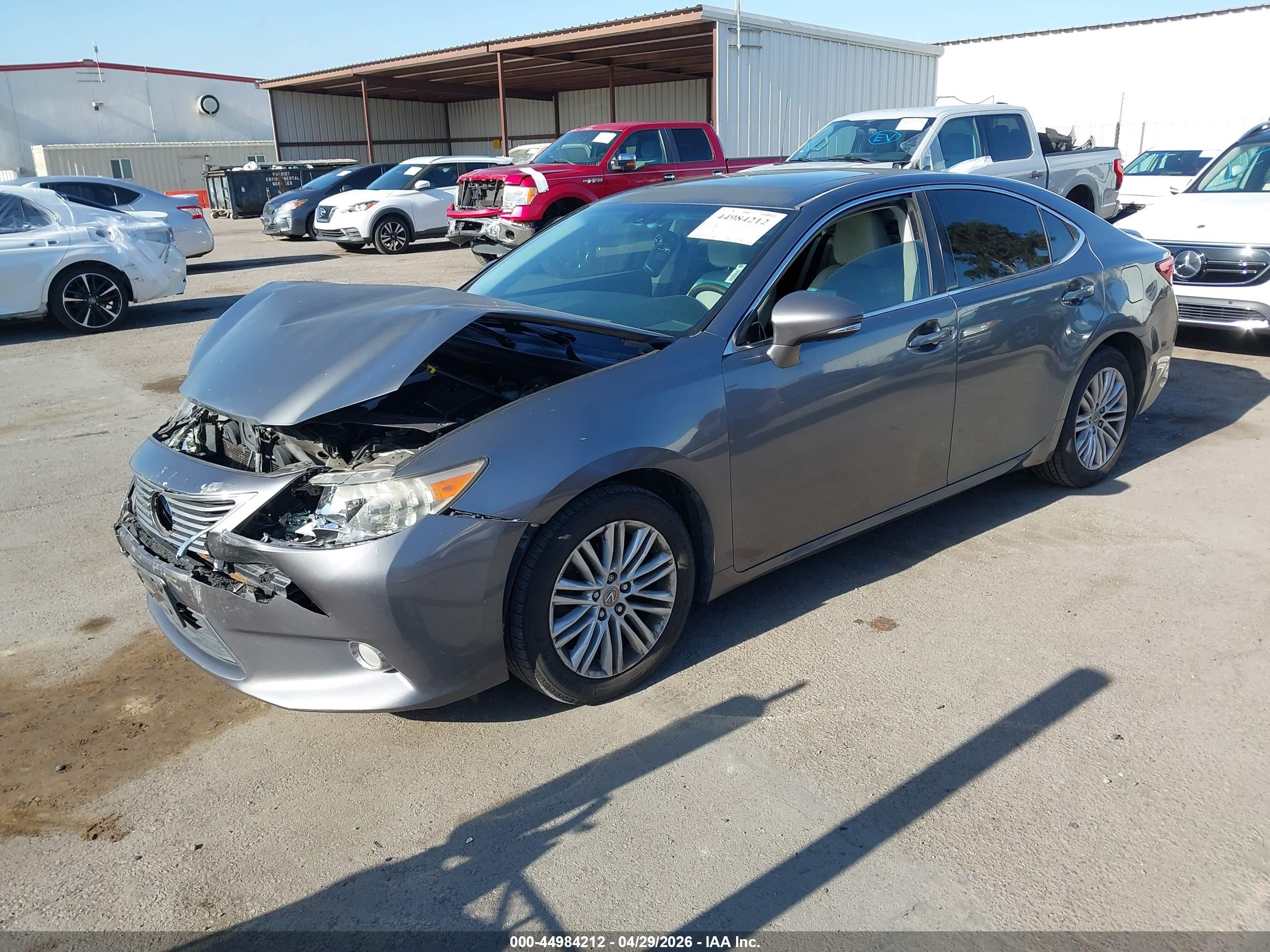 LEXUS ES image 2