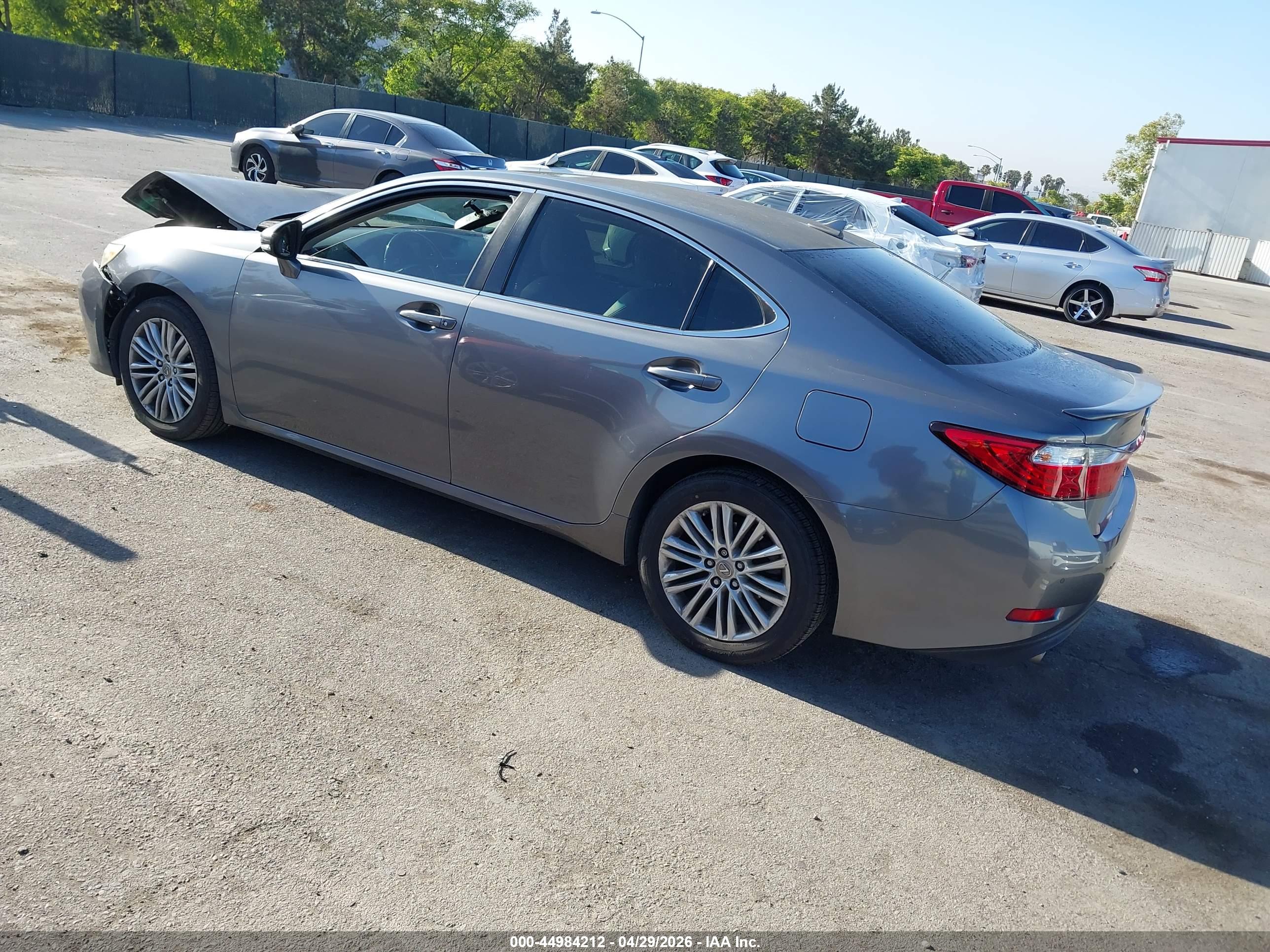 LEXUS ES image 3
