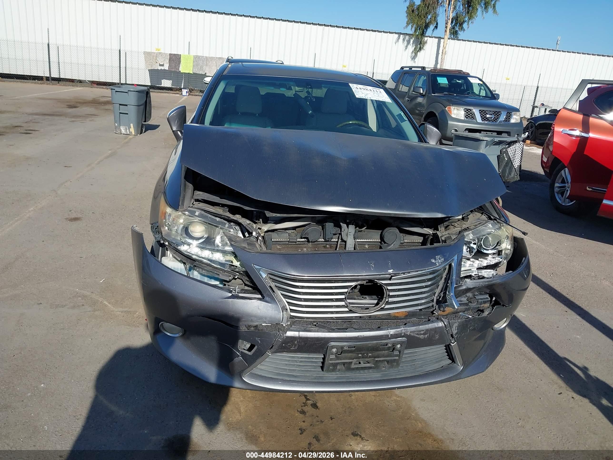 LEXUS ES image 6