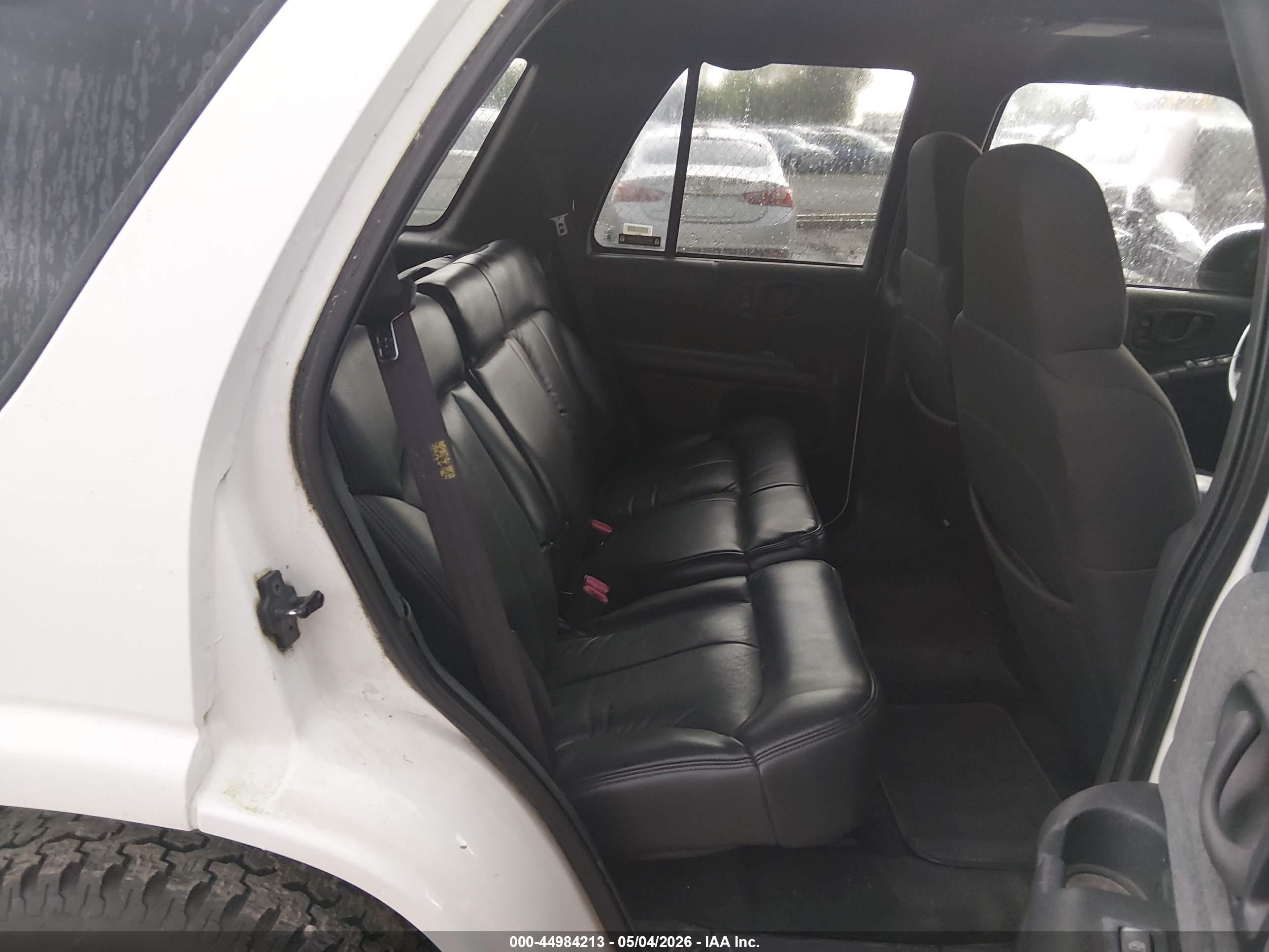 CHEVROLET BLAZER image 8