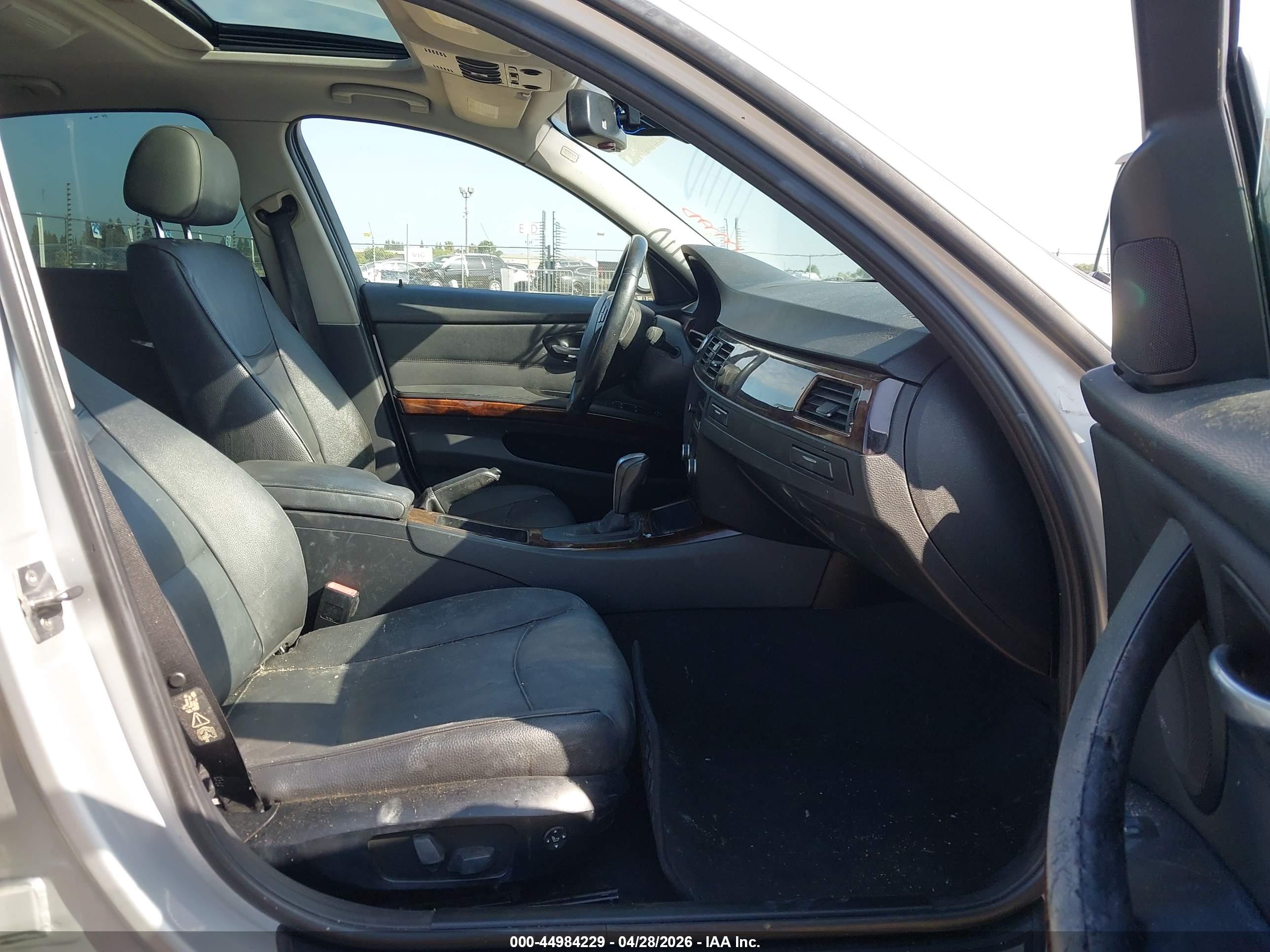 BMW 328I image 5