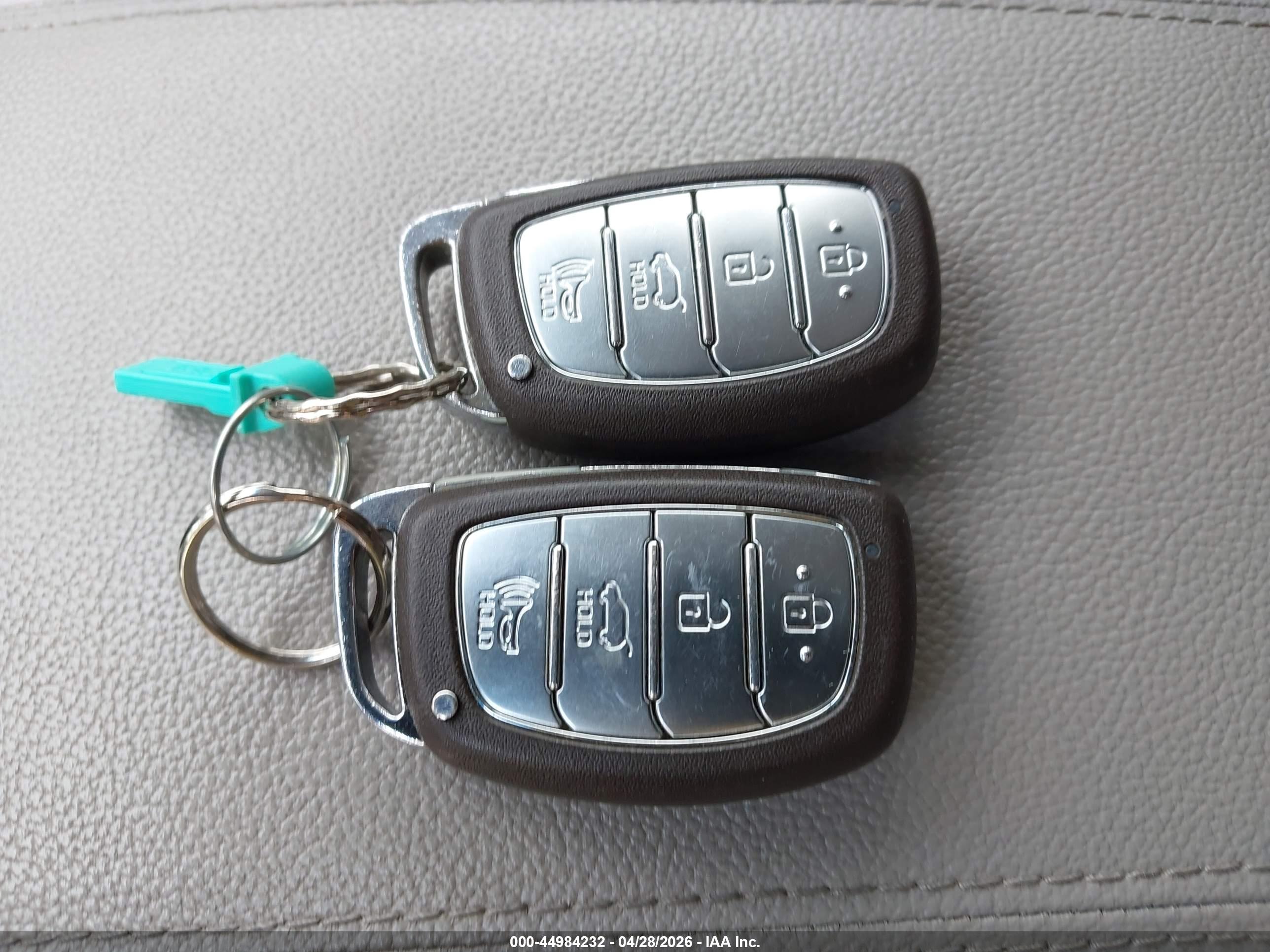 HYUNDAI TUCSON image 11