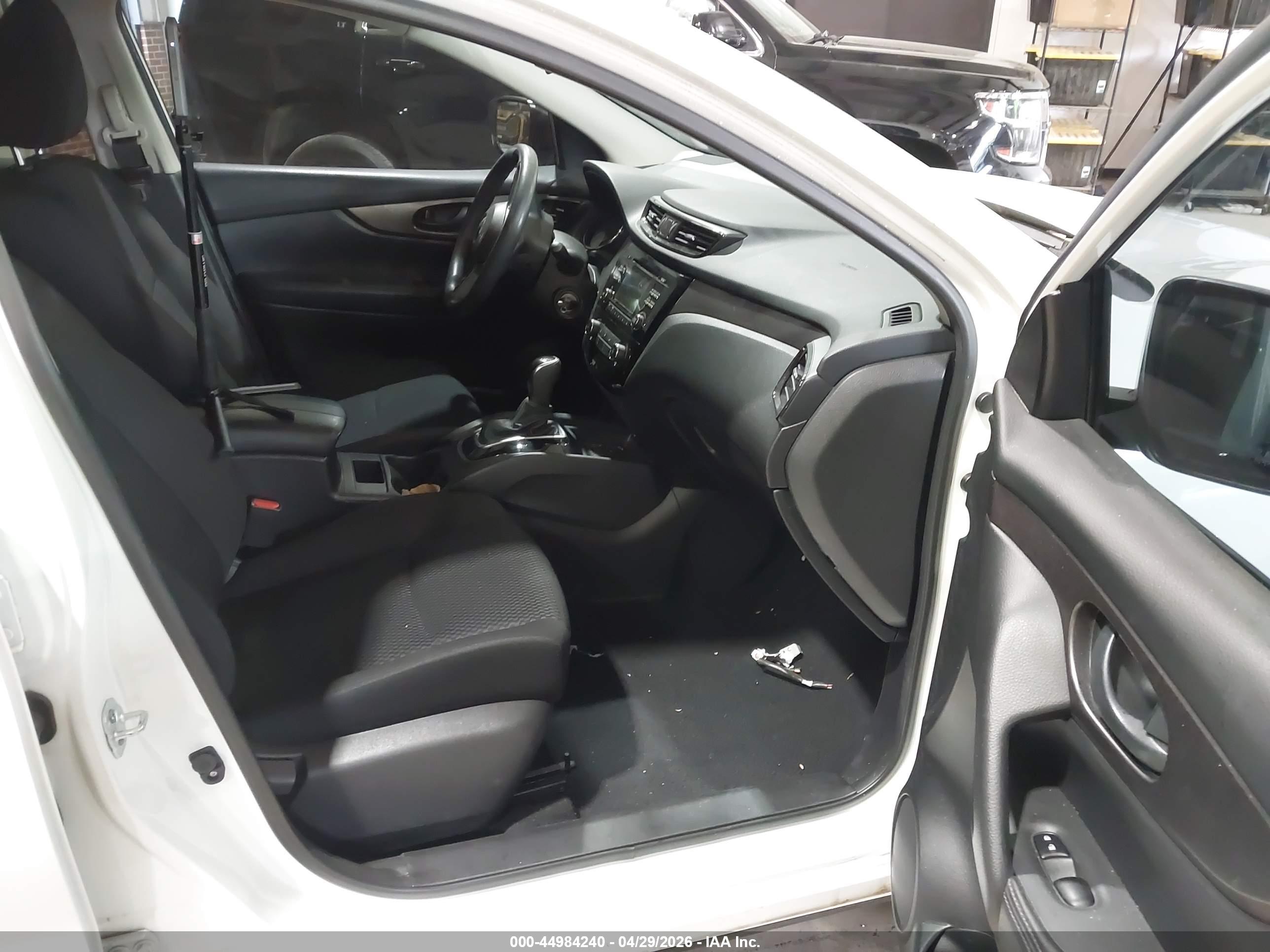 NISSAN ROGUE image 5