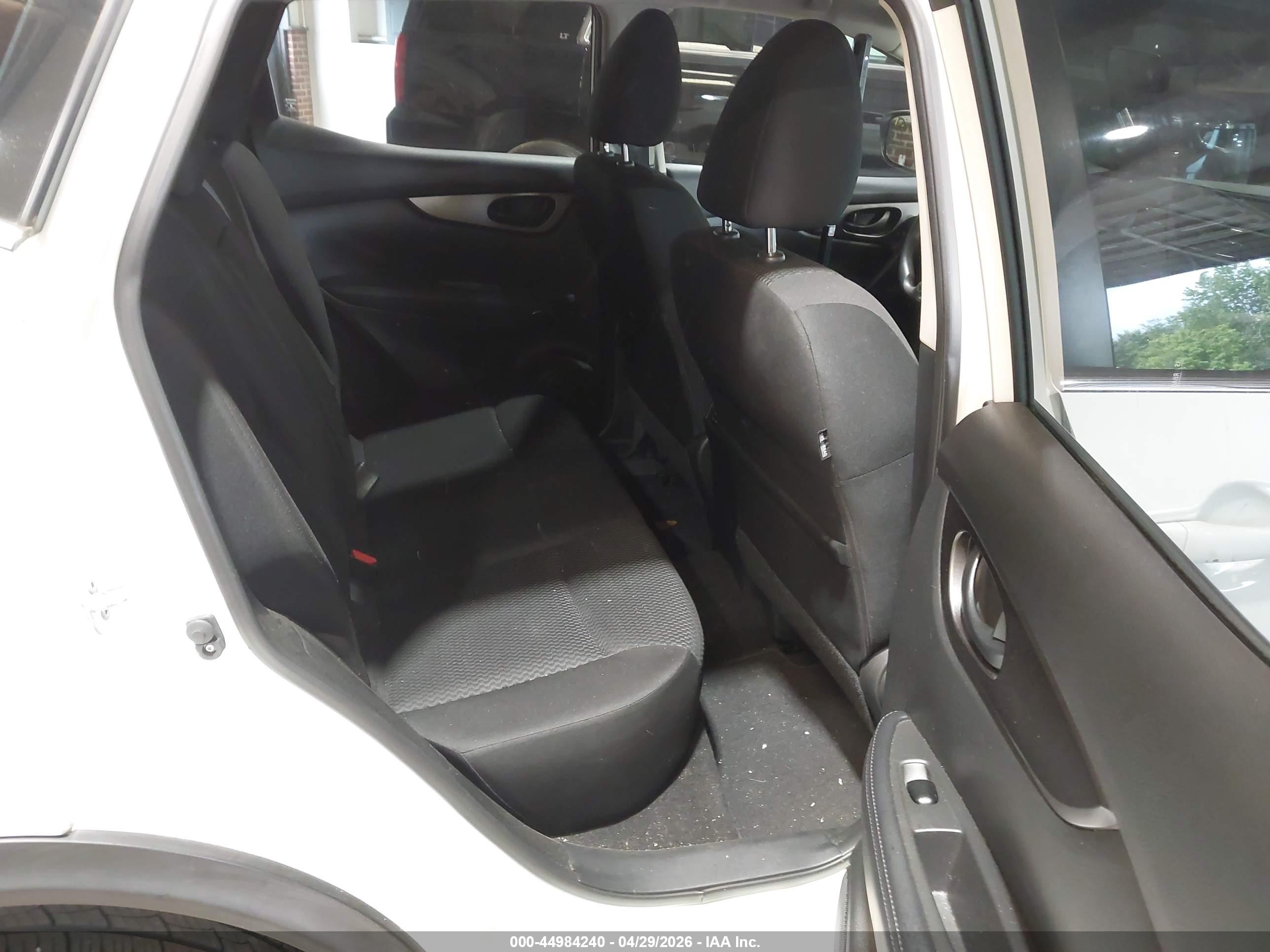 NISSAN ROGUE image 8
